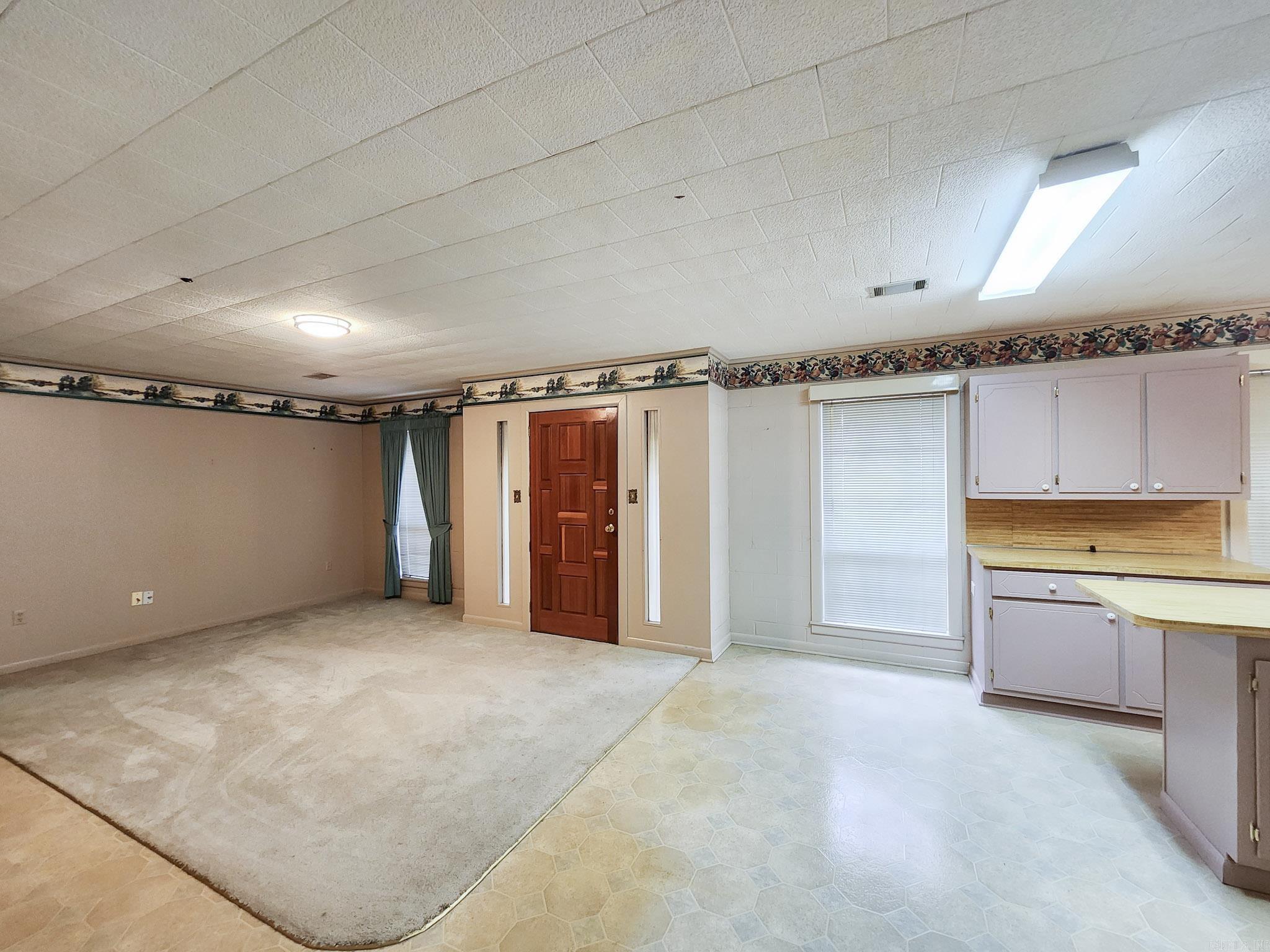 1402 Loberg Lane Property Photo 8