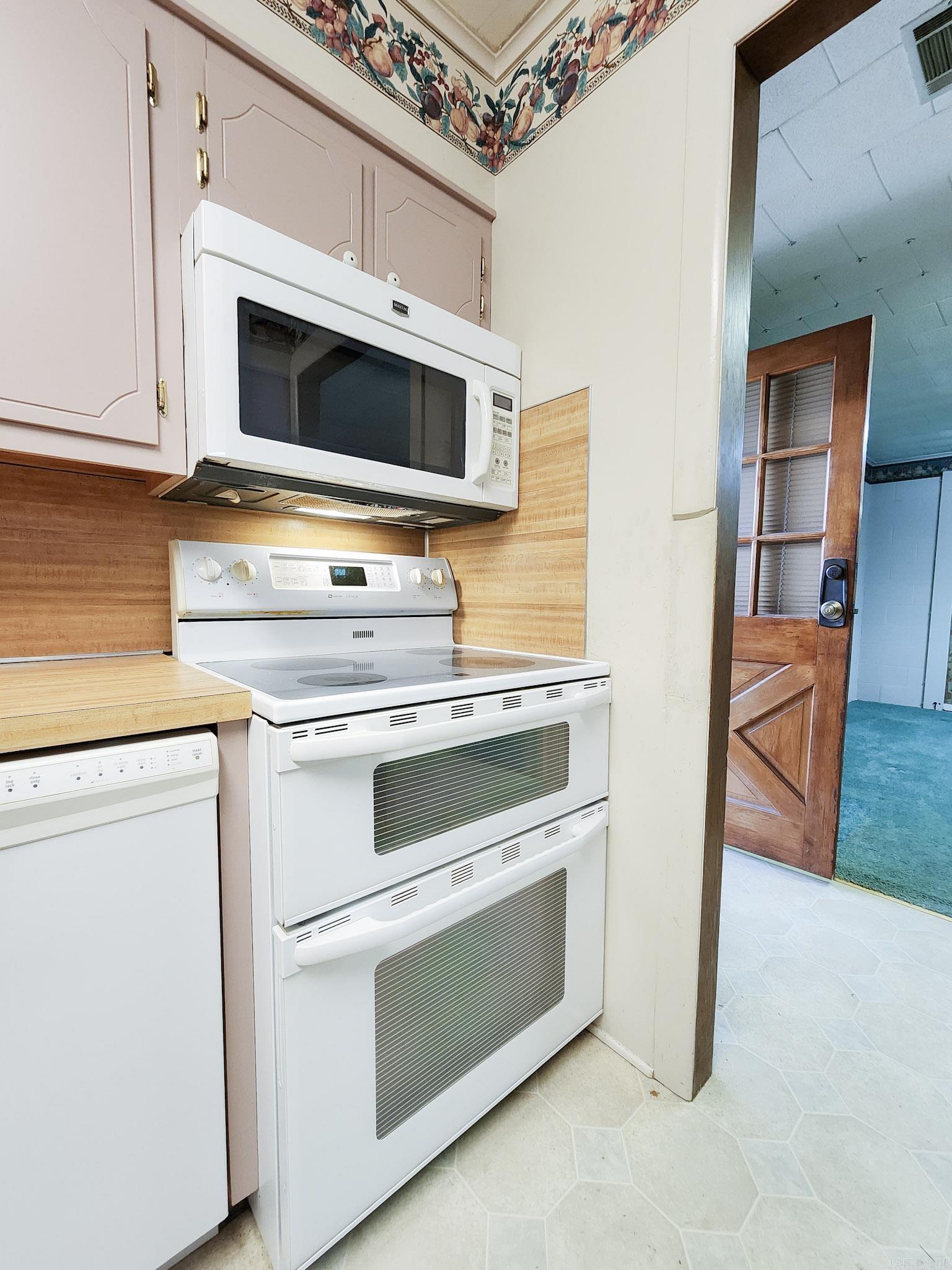 1402 Loberg Lane Property Photo 13