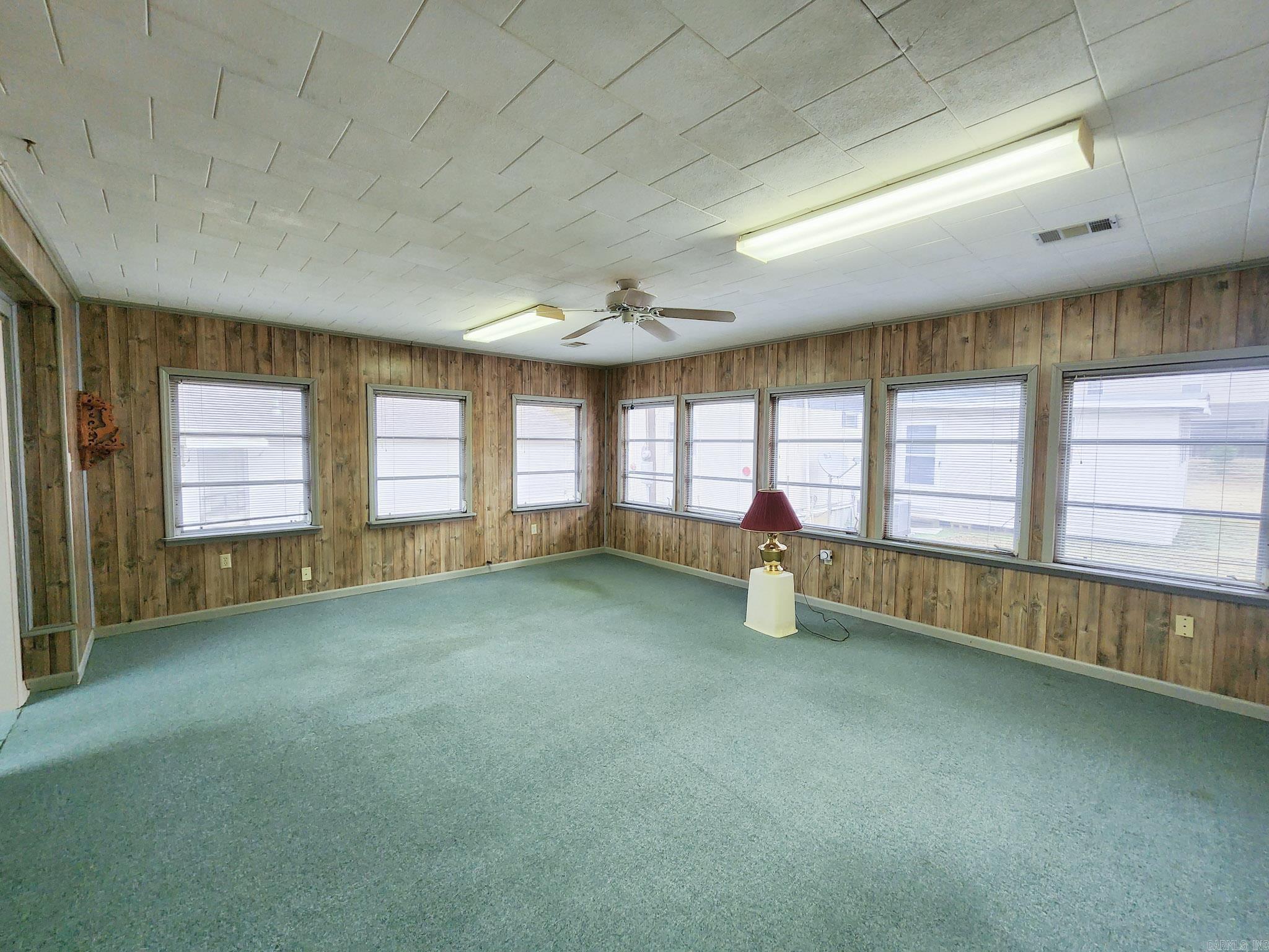 1402 Loberg Lane Property Photo 19