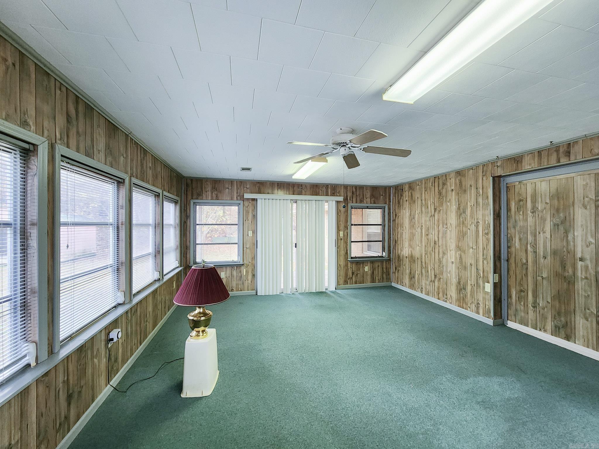 1402 Loberg Lane Property Photo 20