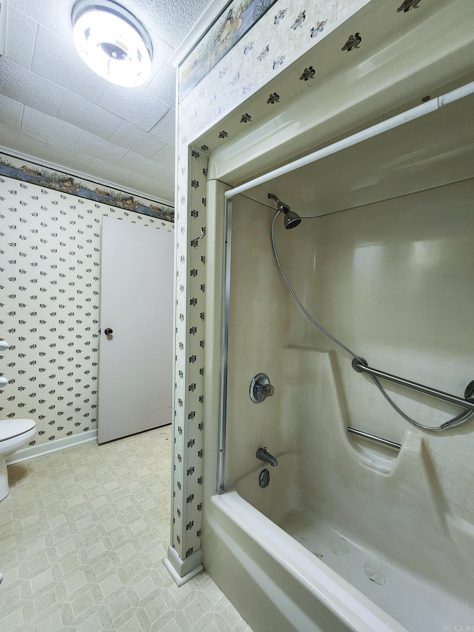 1402 Loberg Lane Property Photo 29