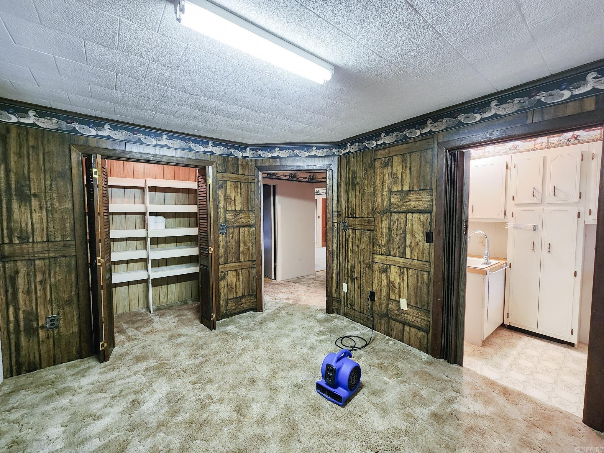 1402 Loberg Lane Property Photo 34