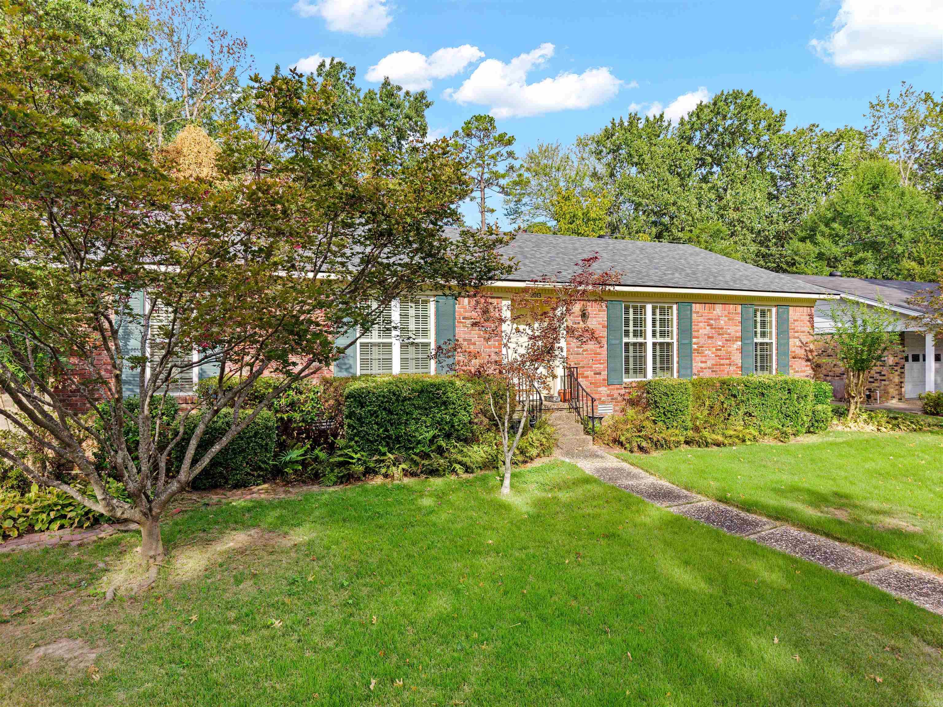 2013 Clapboard Hill Rd Property Photo 2