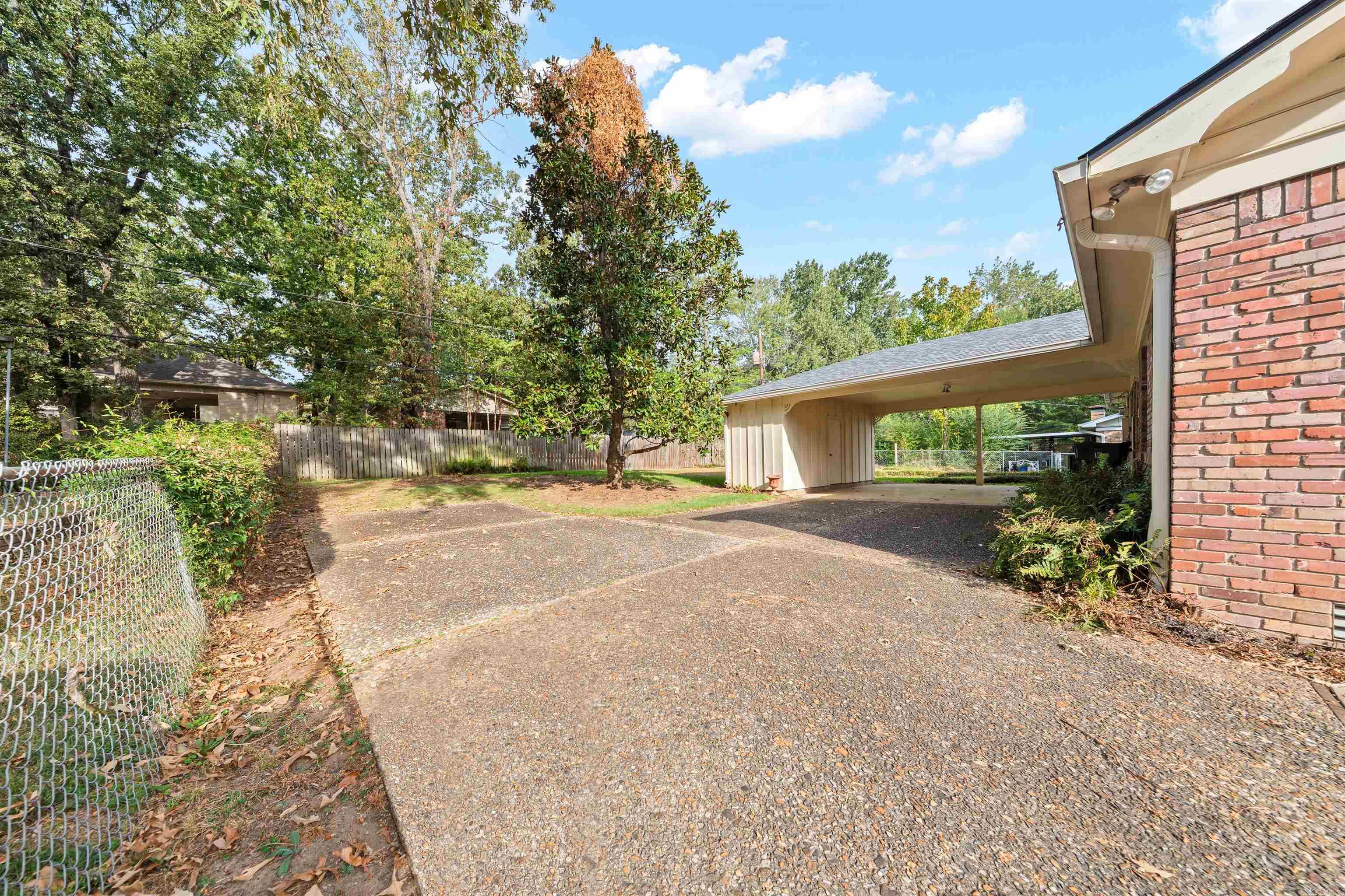 2013 Clapboard Hill Rd Property Photo 25
