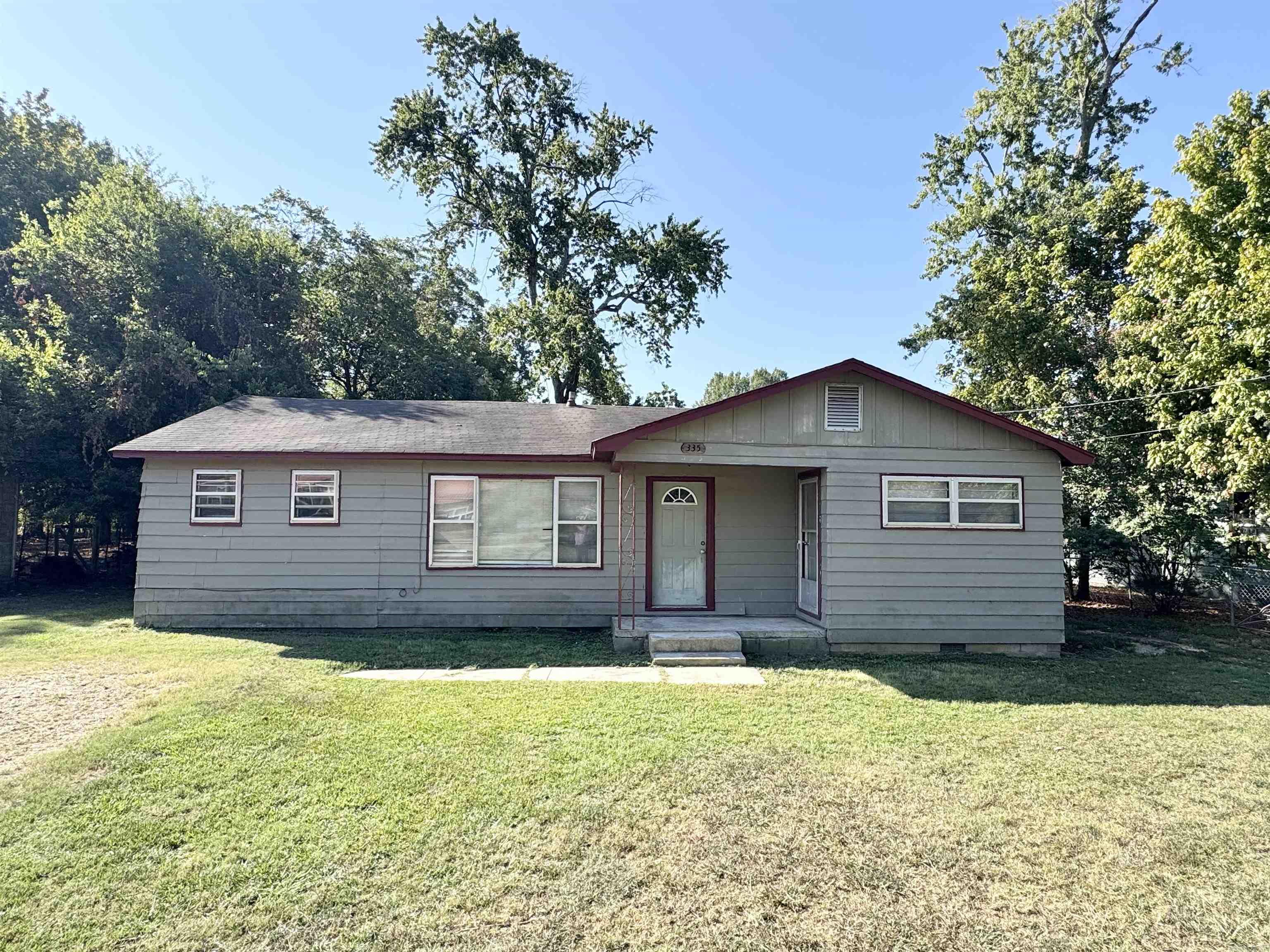 335 Walnut Avenue Property Photo 1