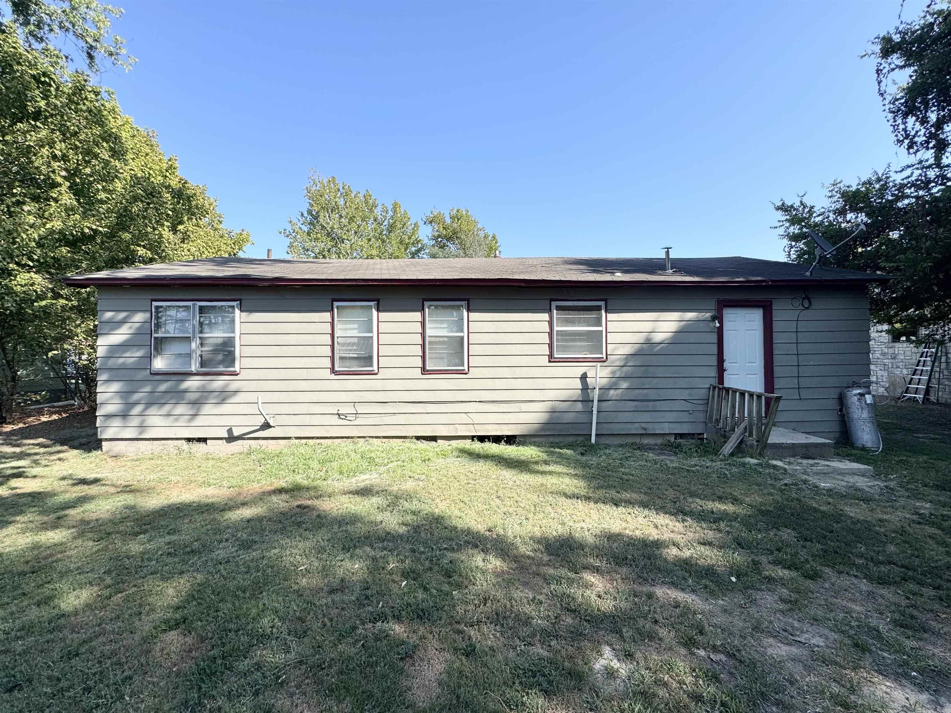335 Walnut Avenue Property Photo 4