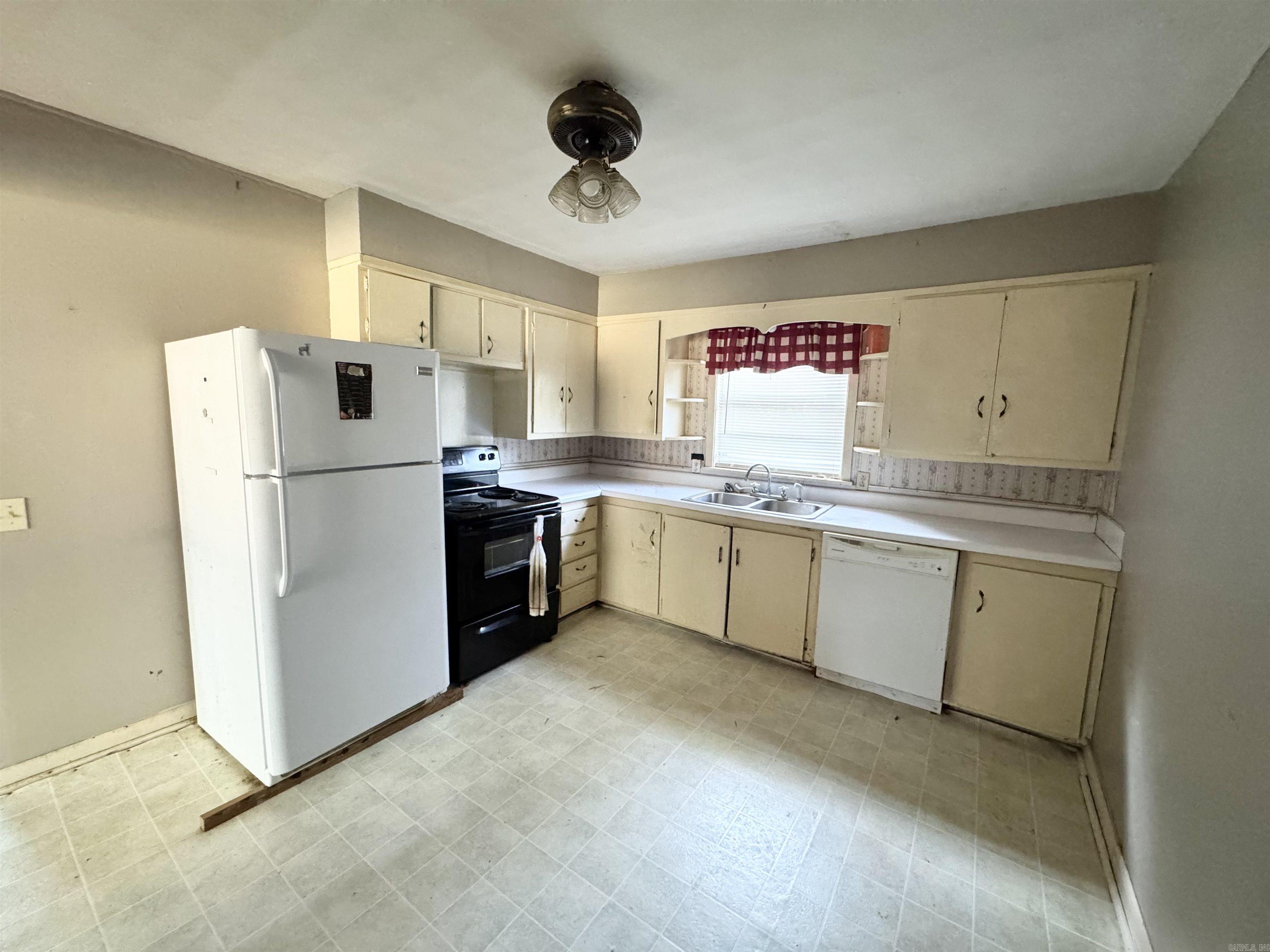 335 Walnut Avenue Property Photo 13