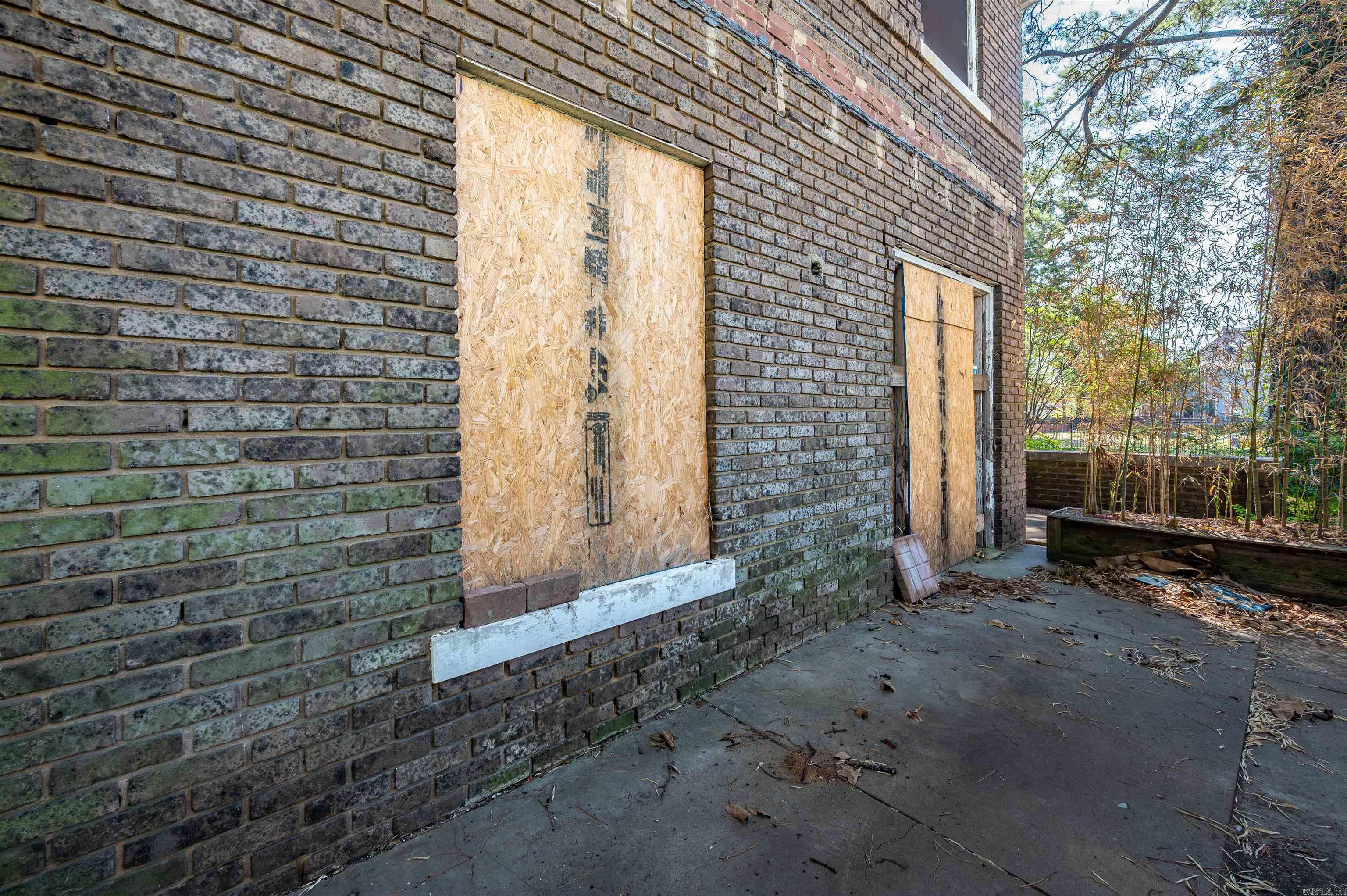2121 S Louisiana Street Property Photo 7