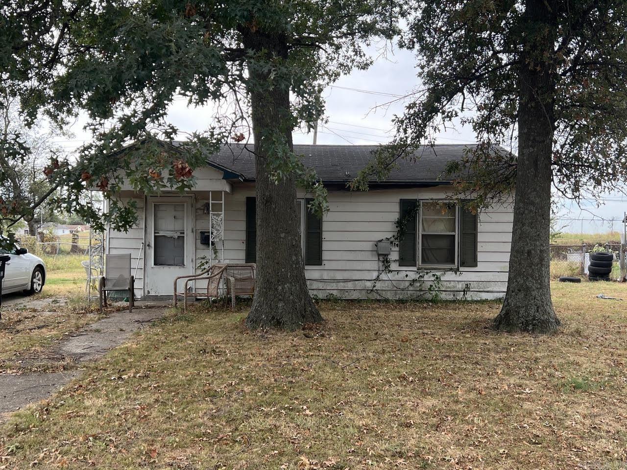901 Mulberry Drive Property Photo 1