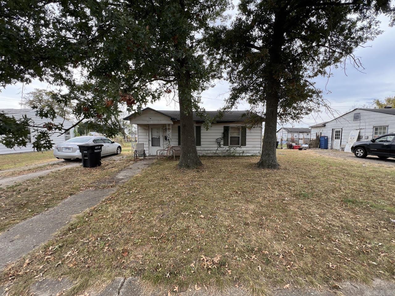 901 Mulberry Drive Property Photo 2