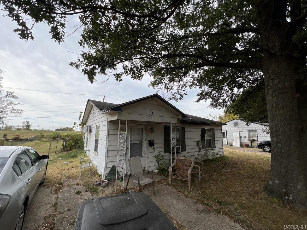 901 Mulberry Drive Property Photo 3
