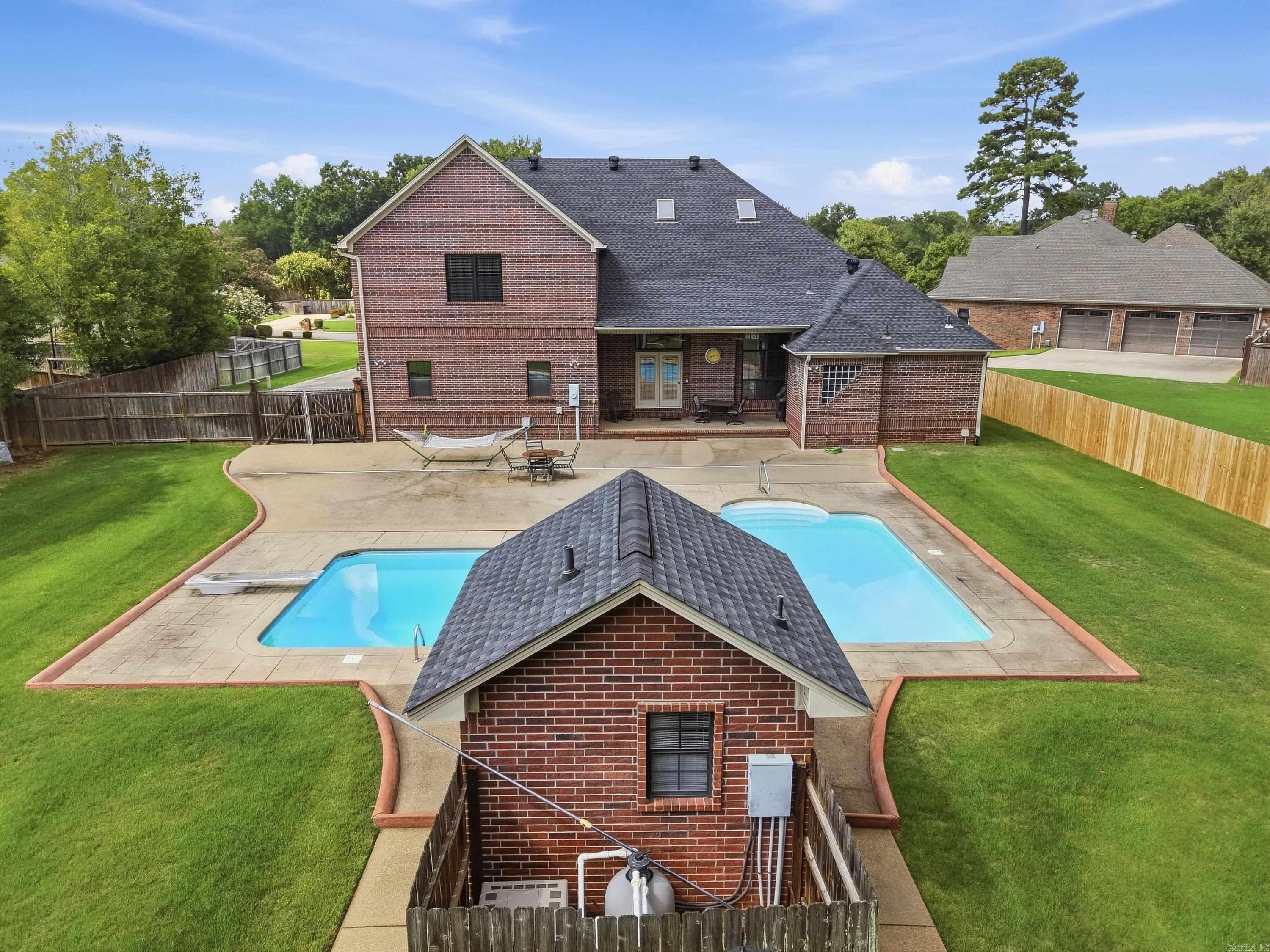 370 Wellesley Property Photo 16