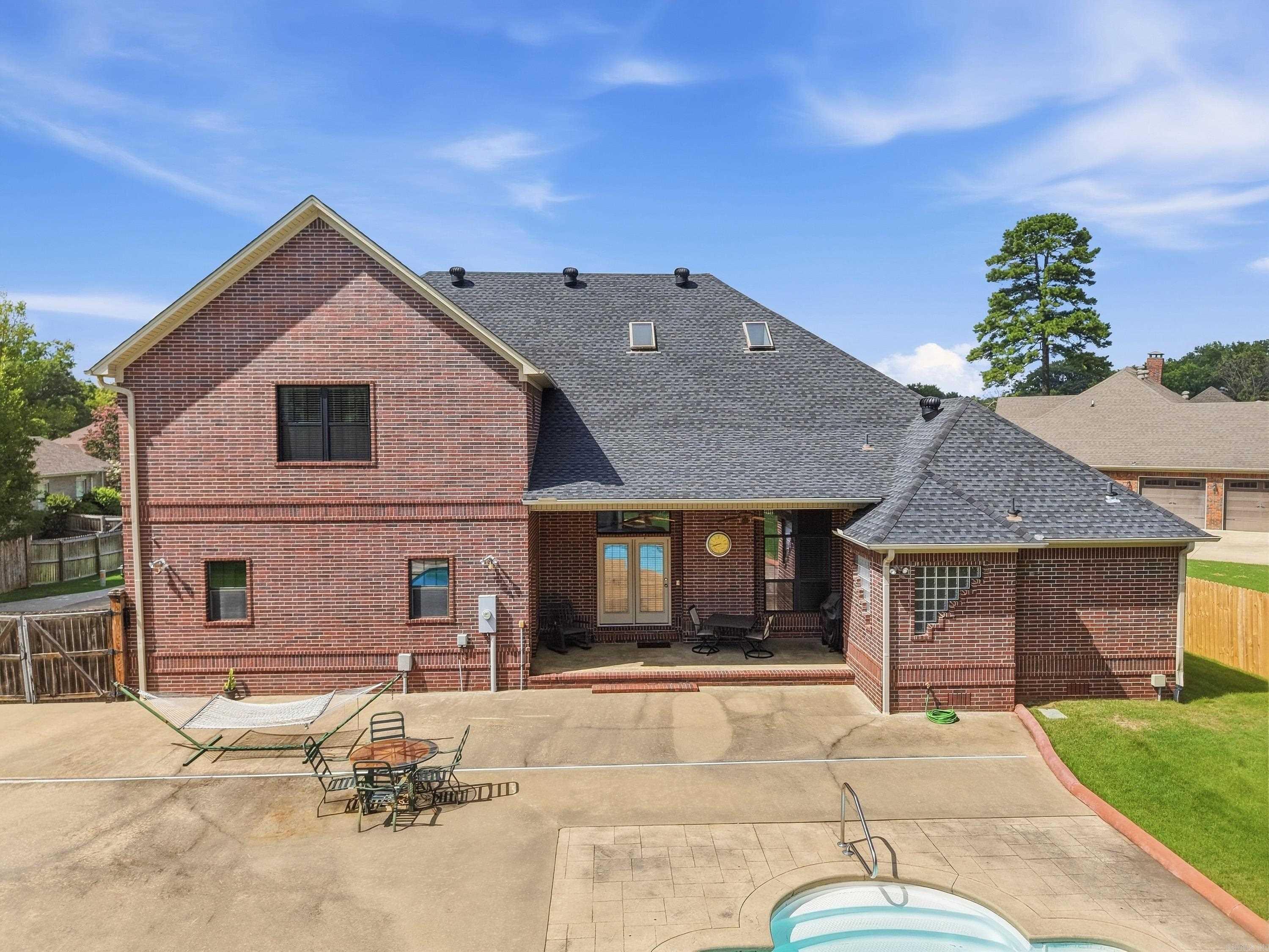 370 Wellesley Property Photo 17