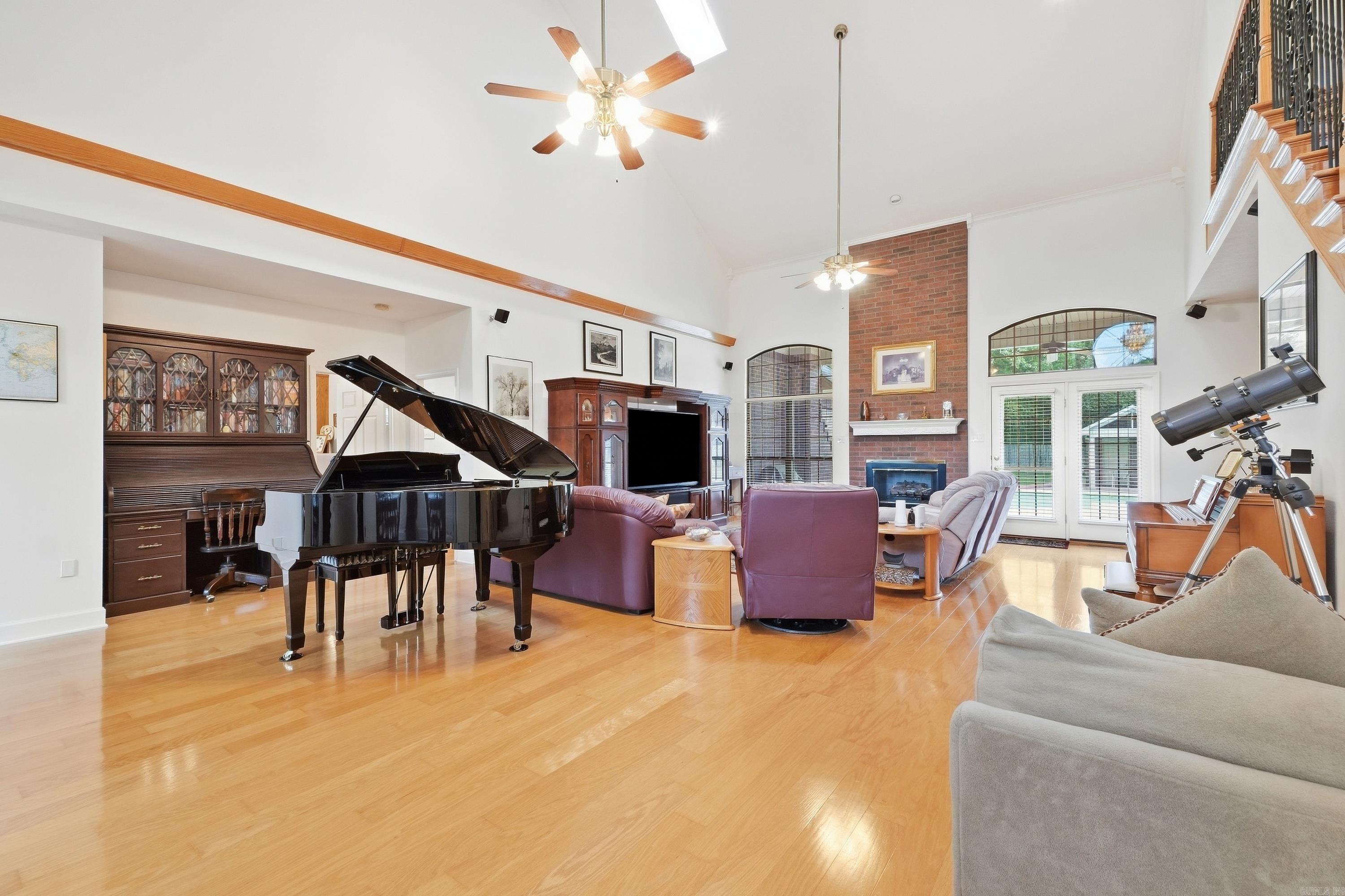 370 Wellesley Property Photo 25