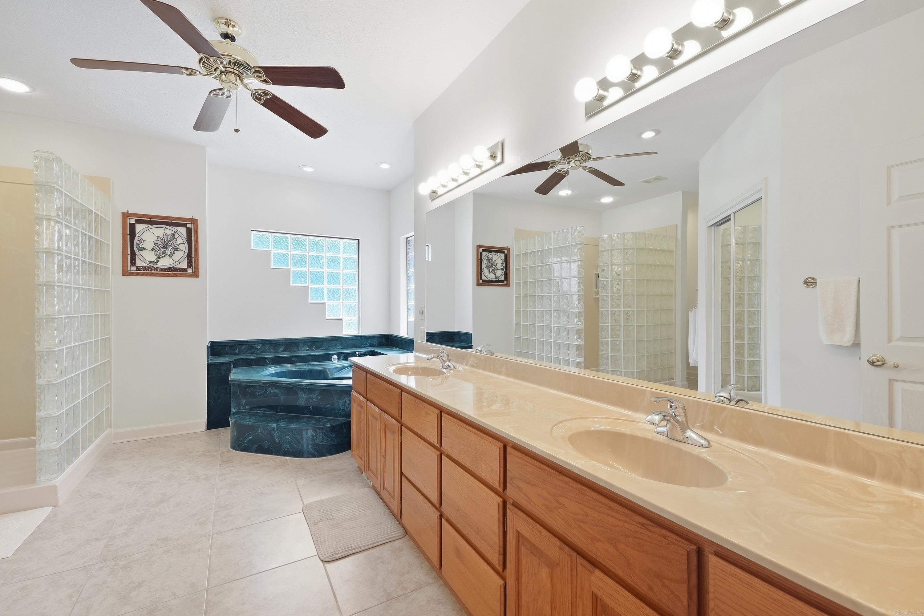 370 Wellesley Property Photo 42