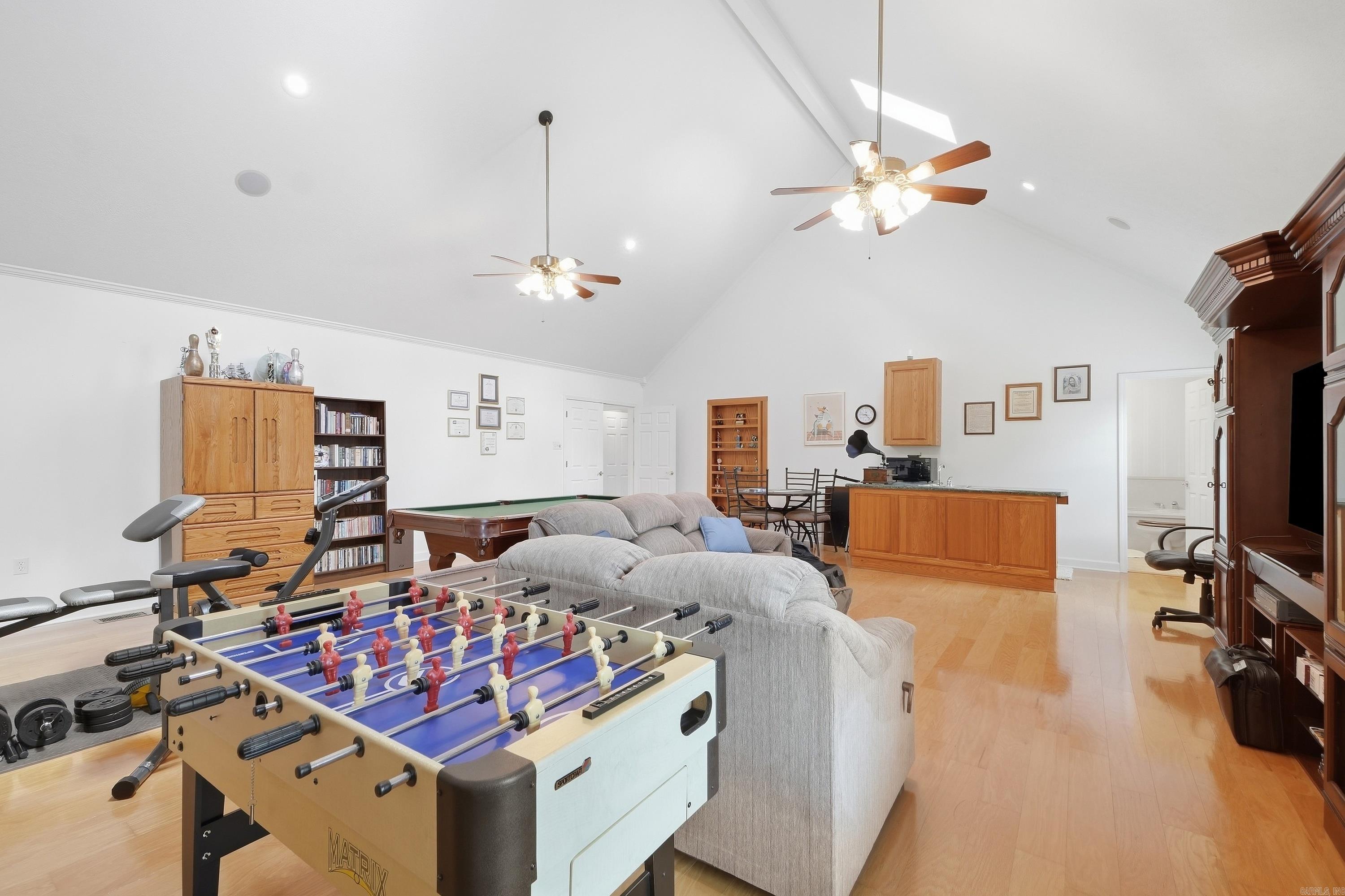 370 Wellesley Property Photo 48