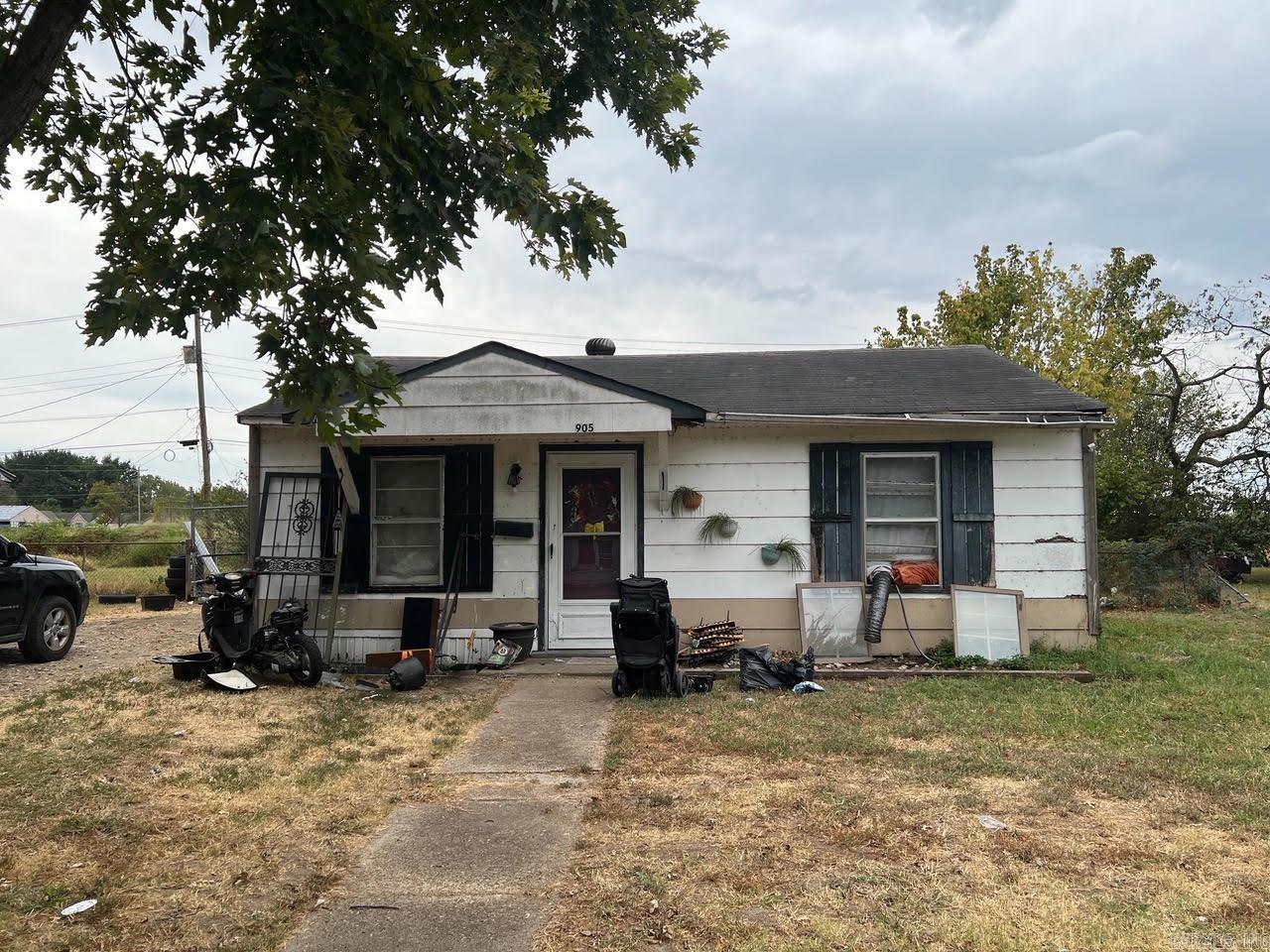 905 Mulberry Drive Property Photo 1