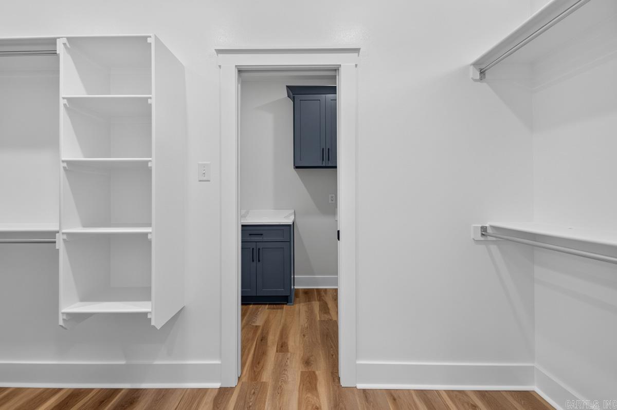 913 Conrad Cove Property Photo 32