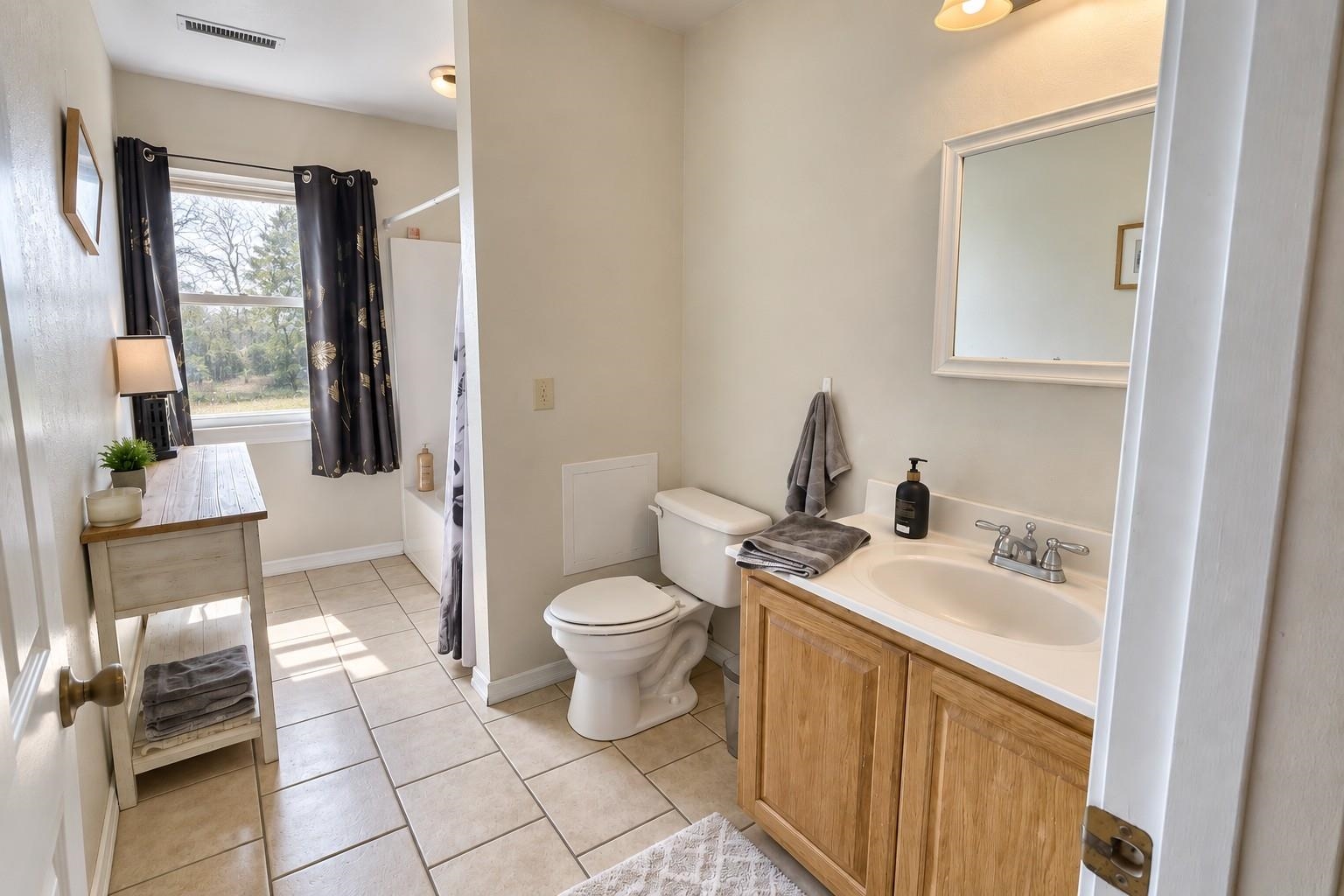 149 Love Hollow Property Photo 16
