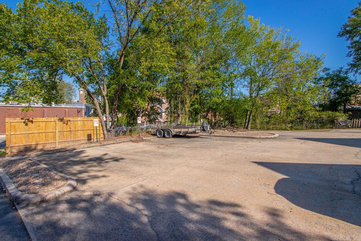 114 S Pulaski Property Photo 11