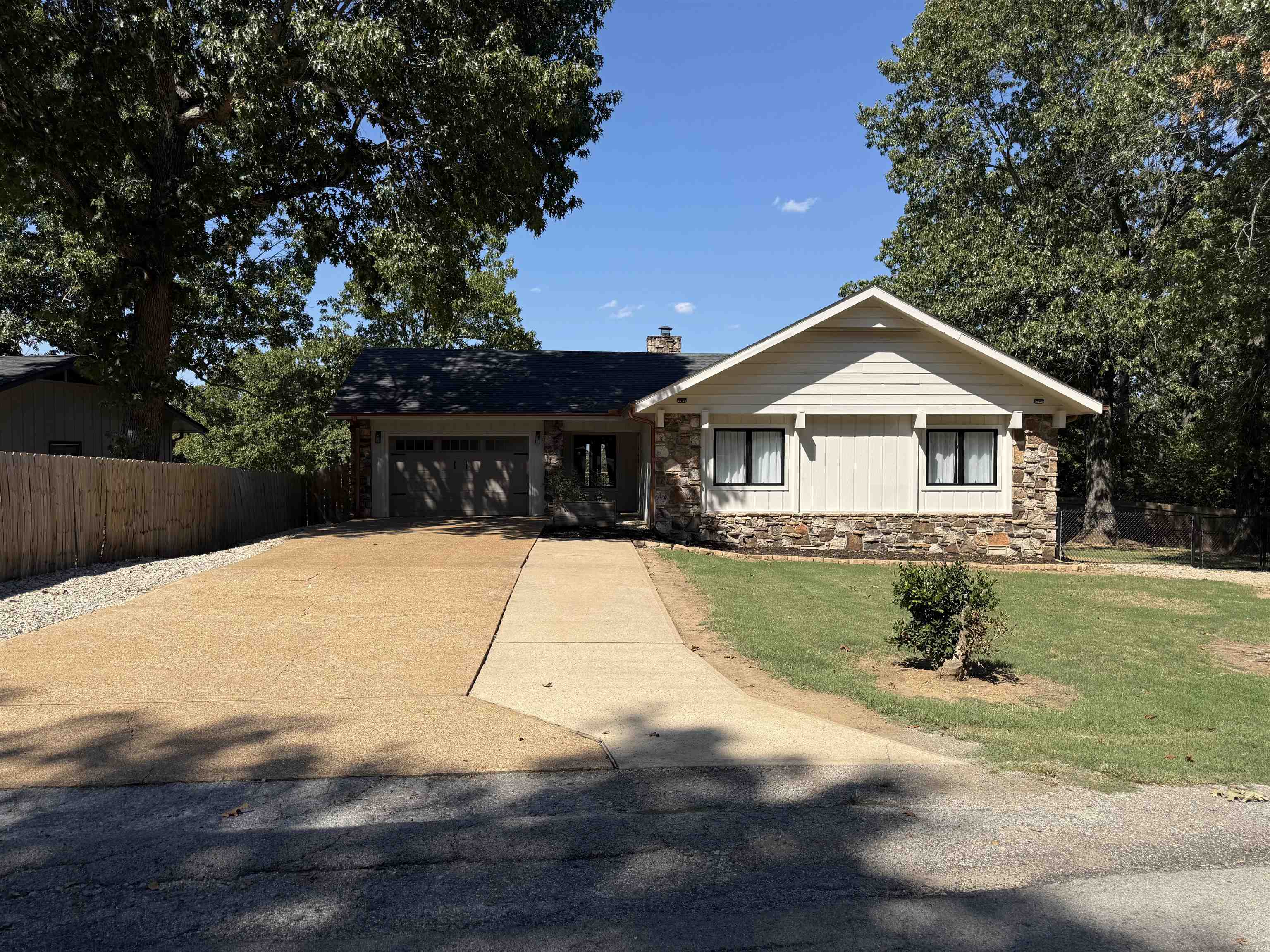 17 Conda Drive Property Photo 1