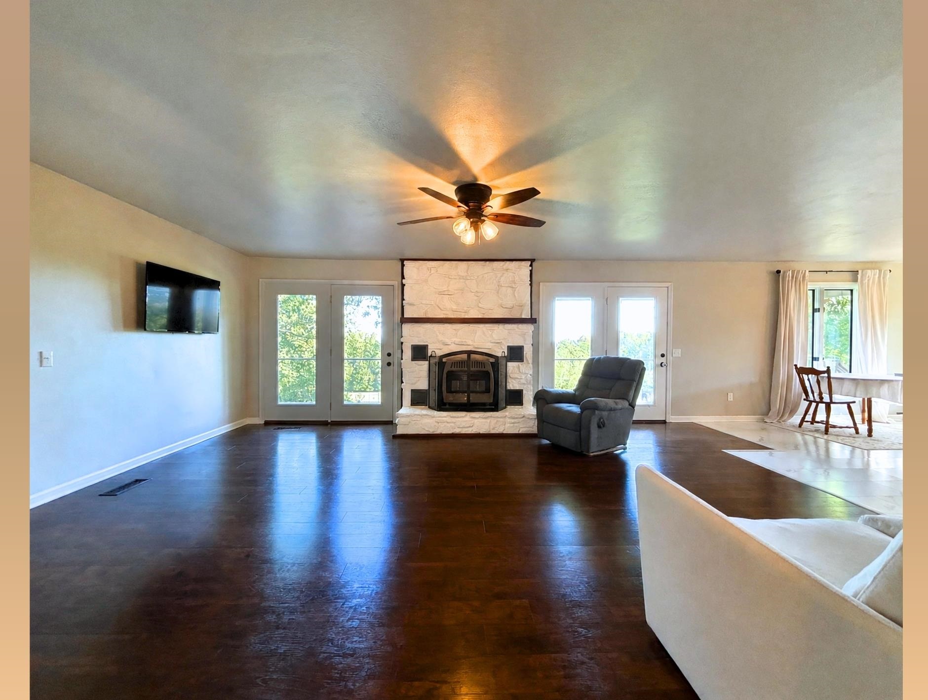 17 Conda Drive Property Photo 3