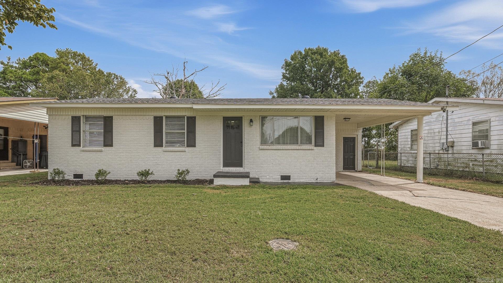 1209 Mary Street Property Photo 1