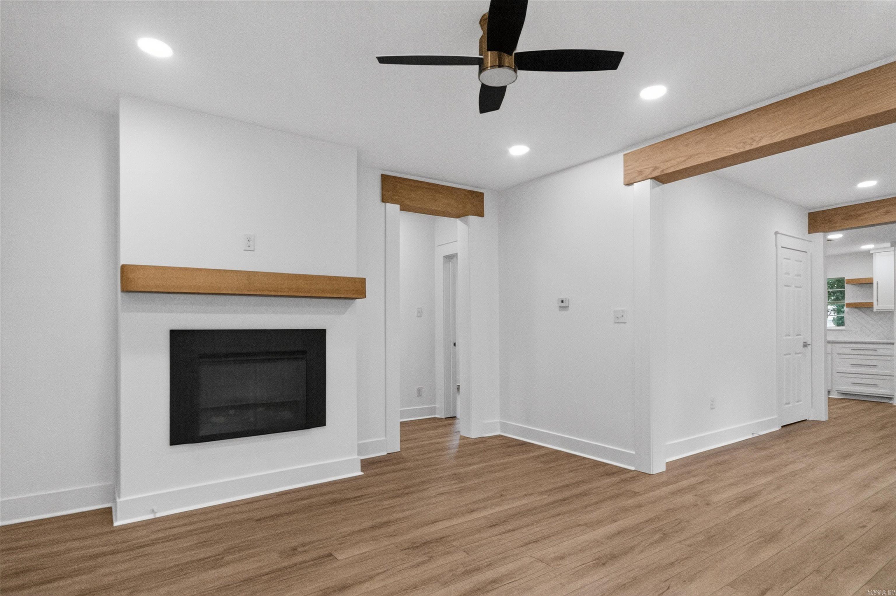 356 Ash St Property Photo 4