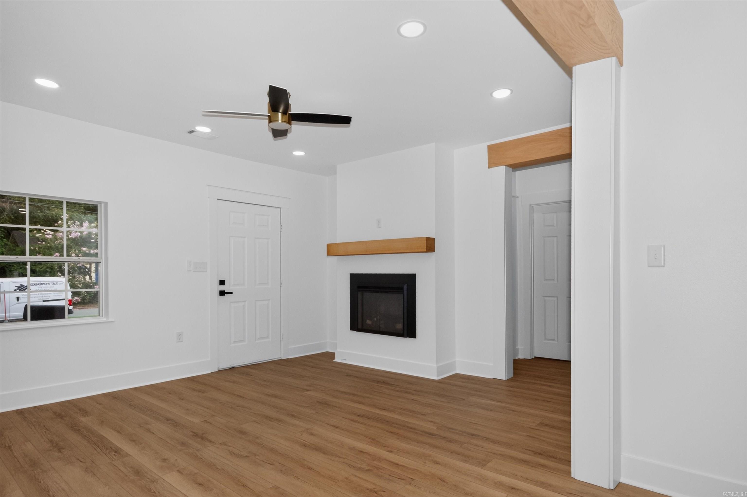 356 Ash St Property Photo 5