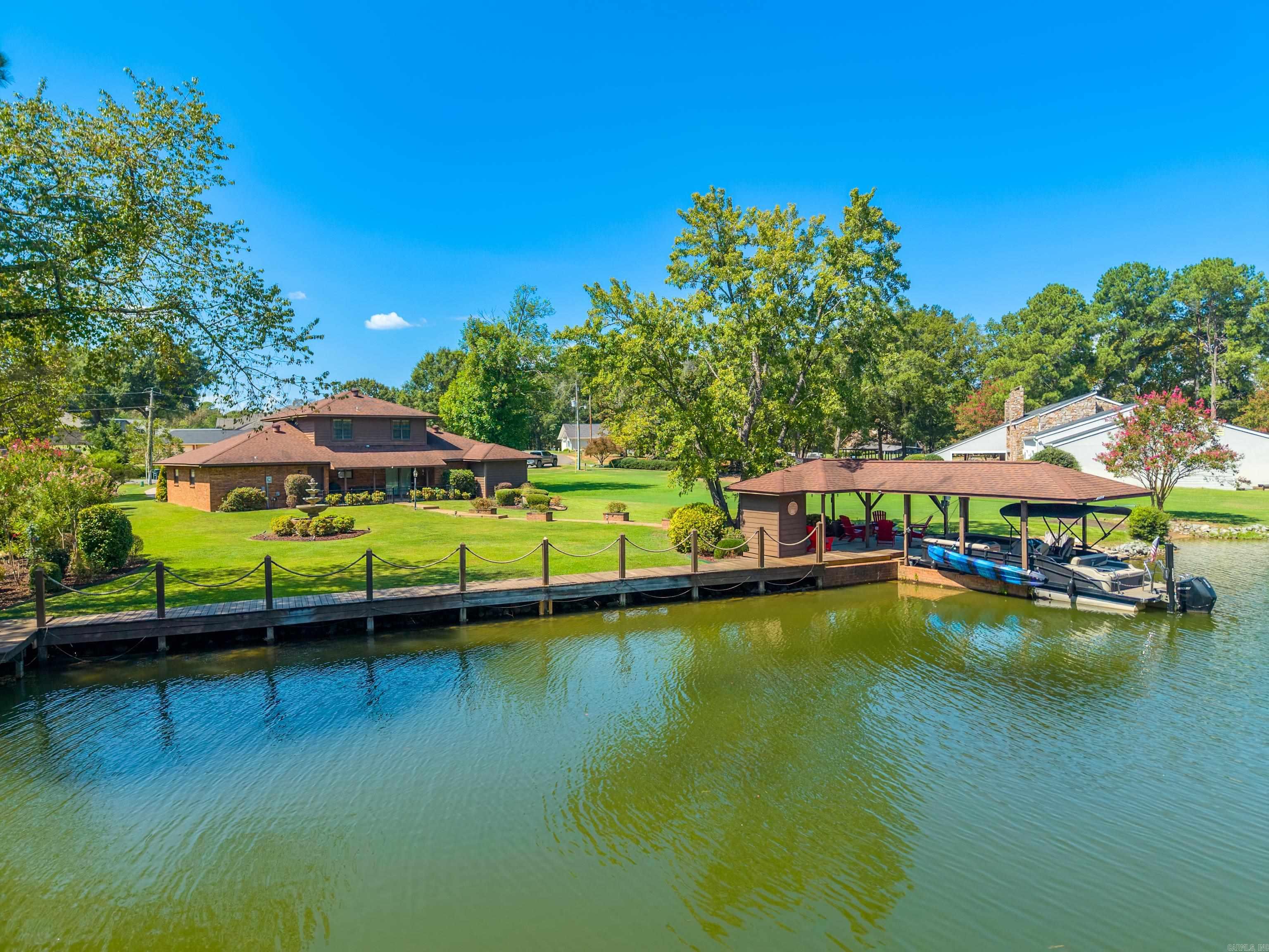 181 Tyler Cove Property Photo 1