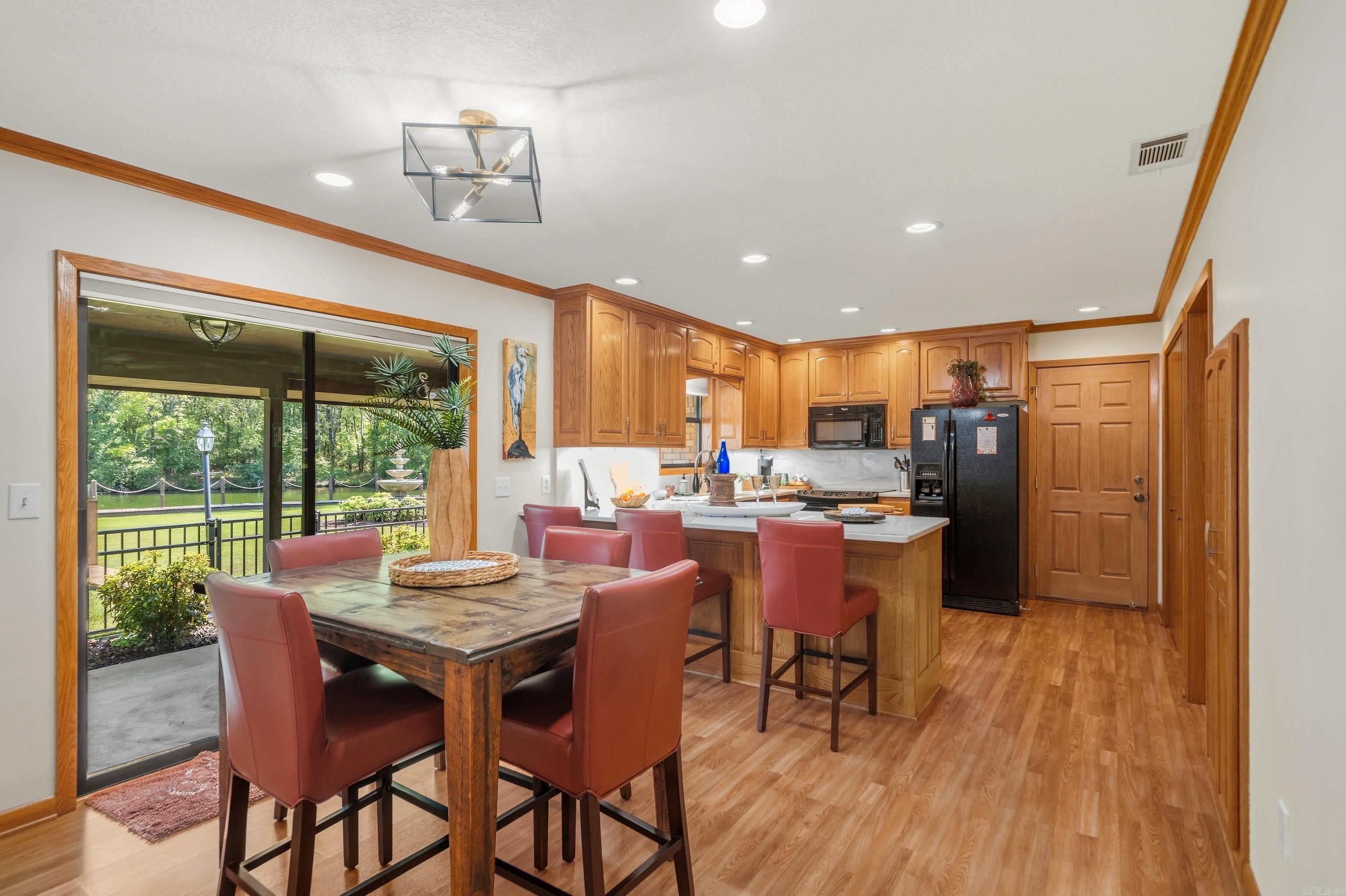 181 Tyler Cove Property Photo 10