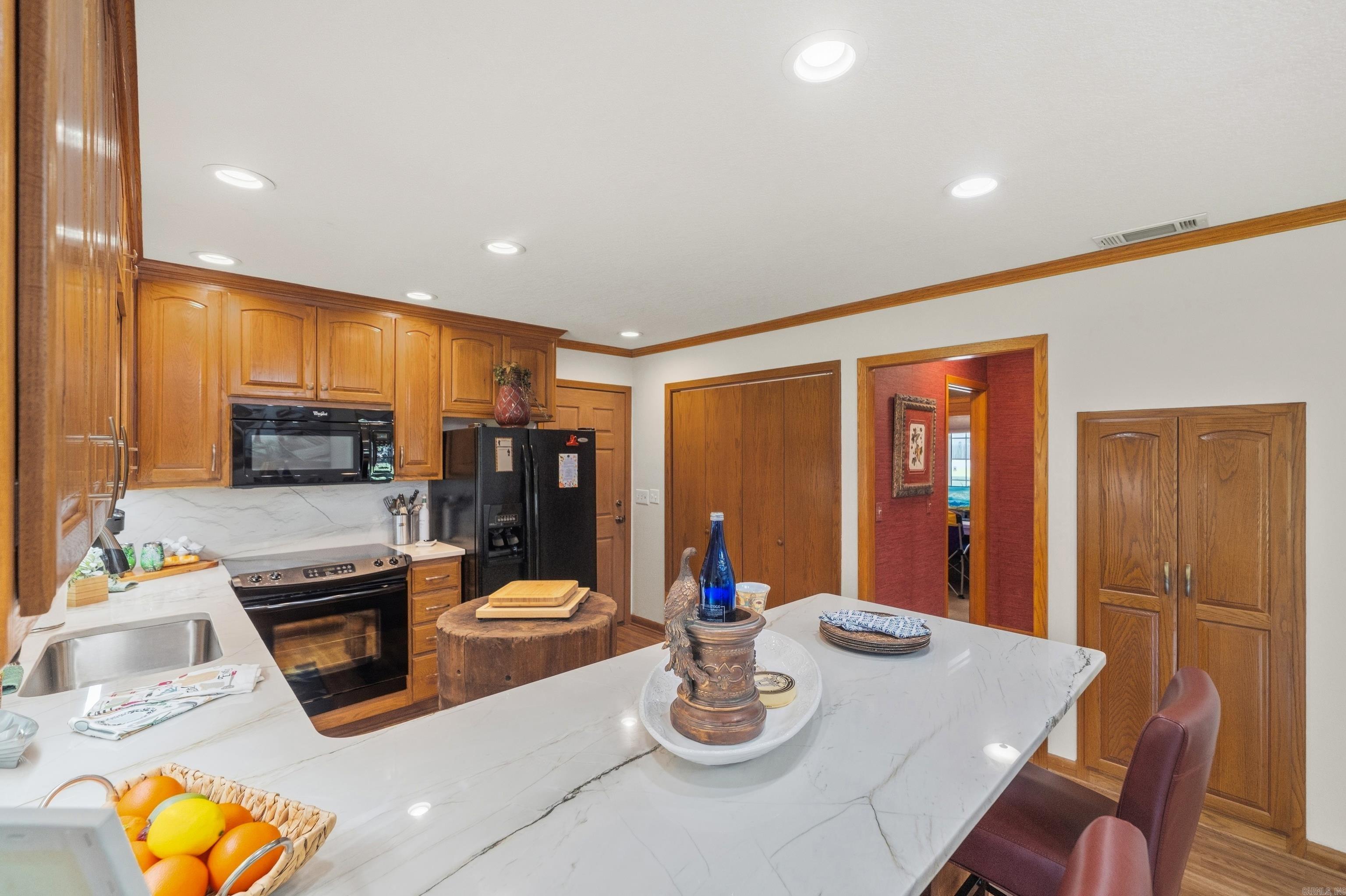 181 Tyler Cove Property Photo 13