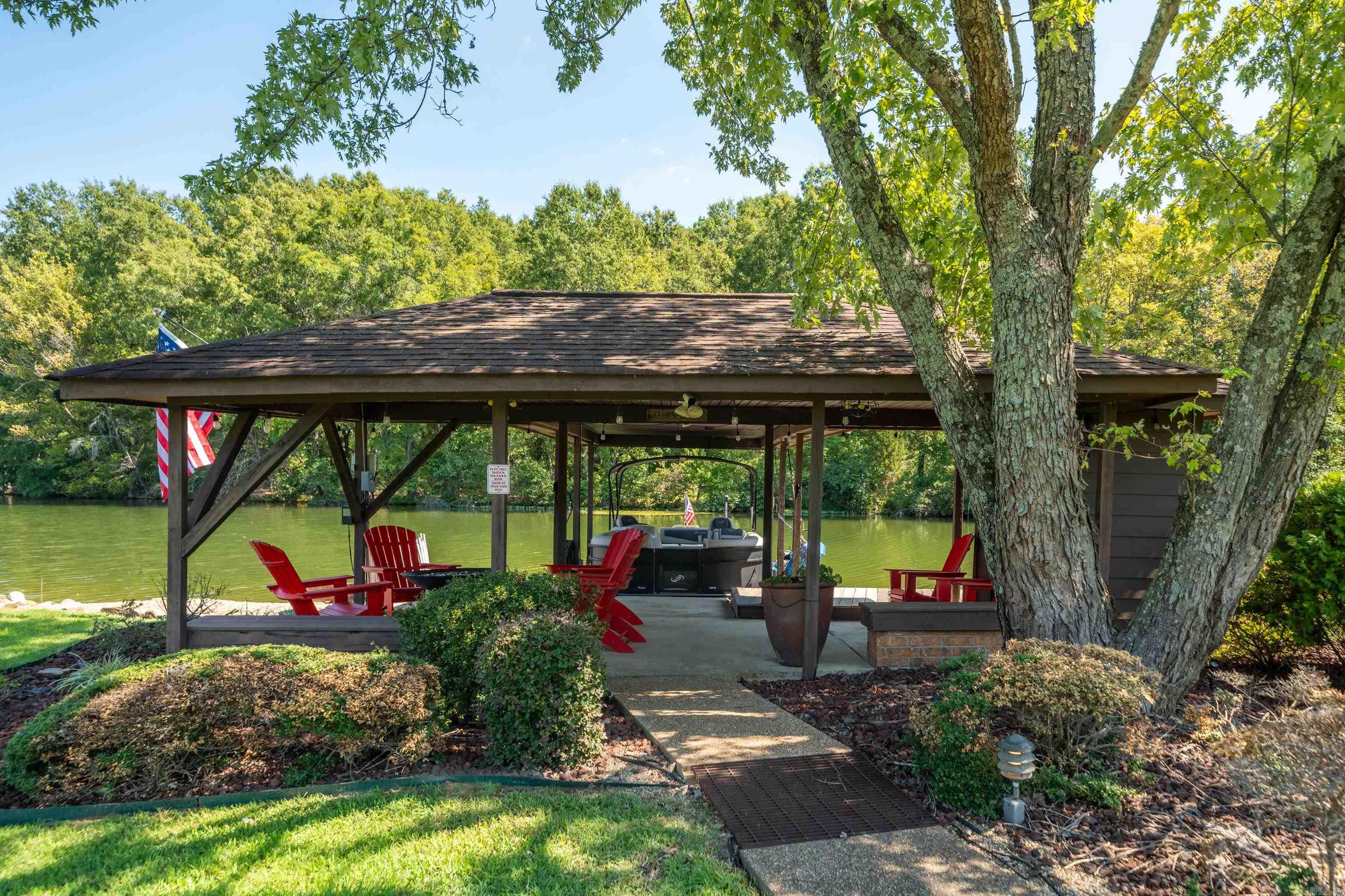 181 Tyler Cove Property Photo 41