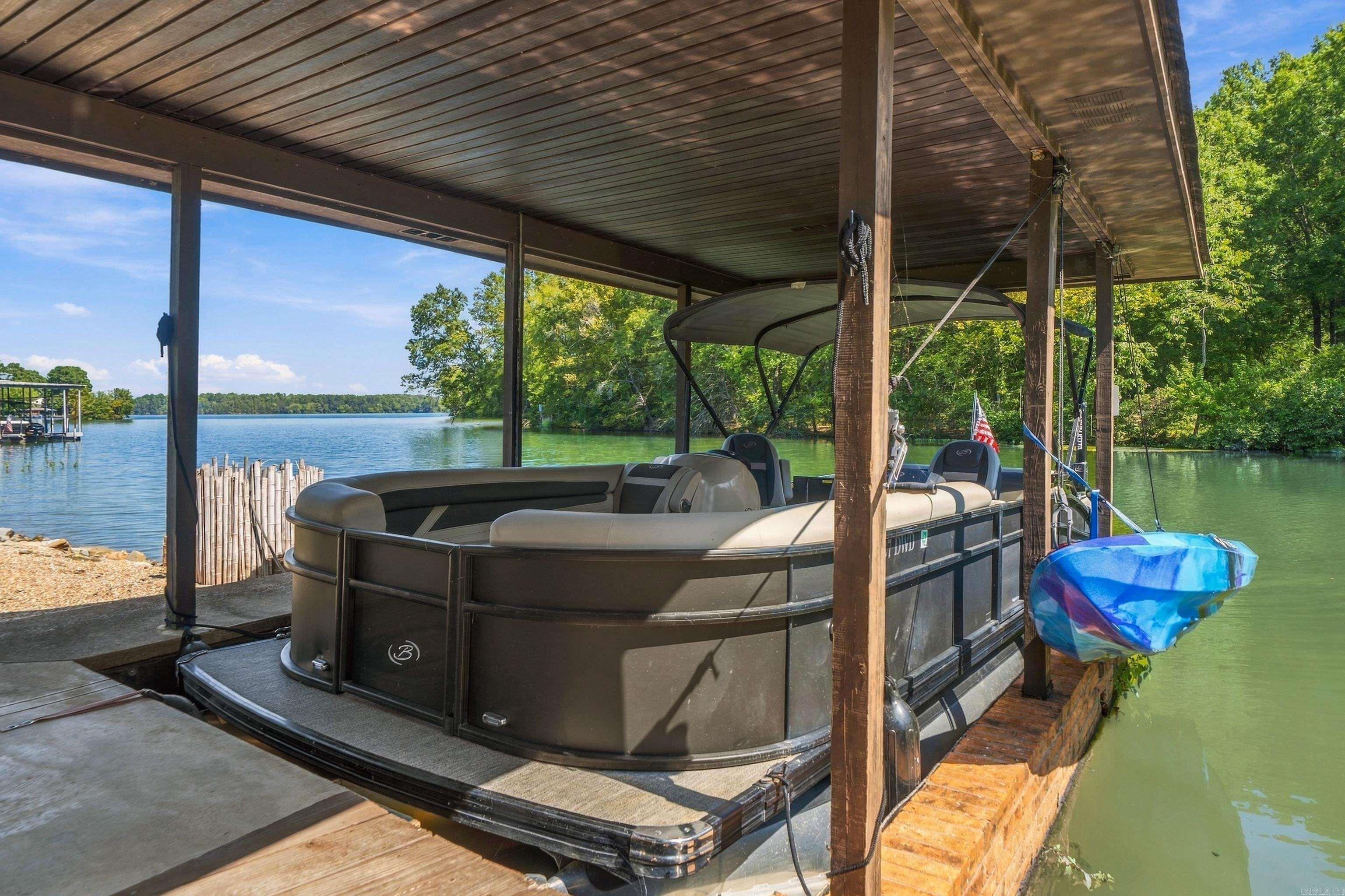 181 Tyler Cove Property Photo 42