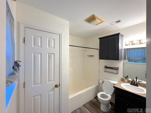 11 Southlake Road Property Photo 13