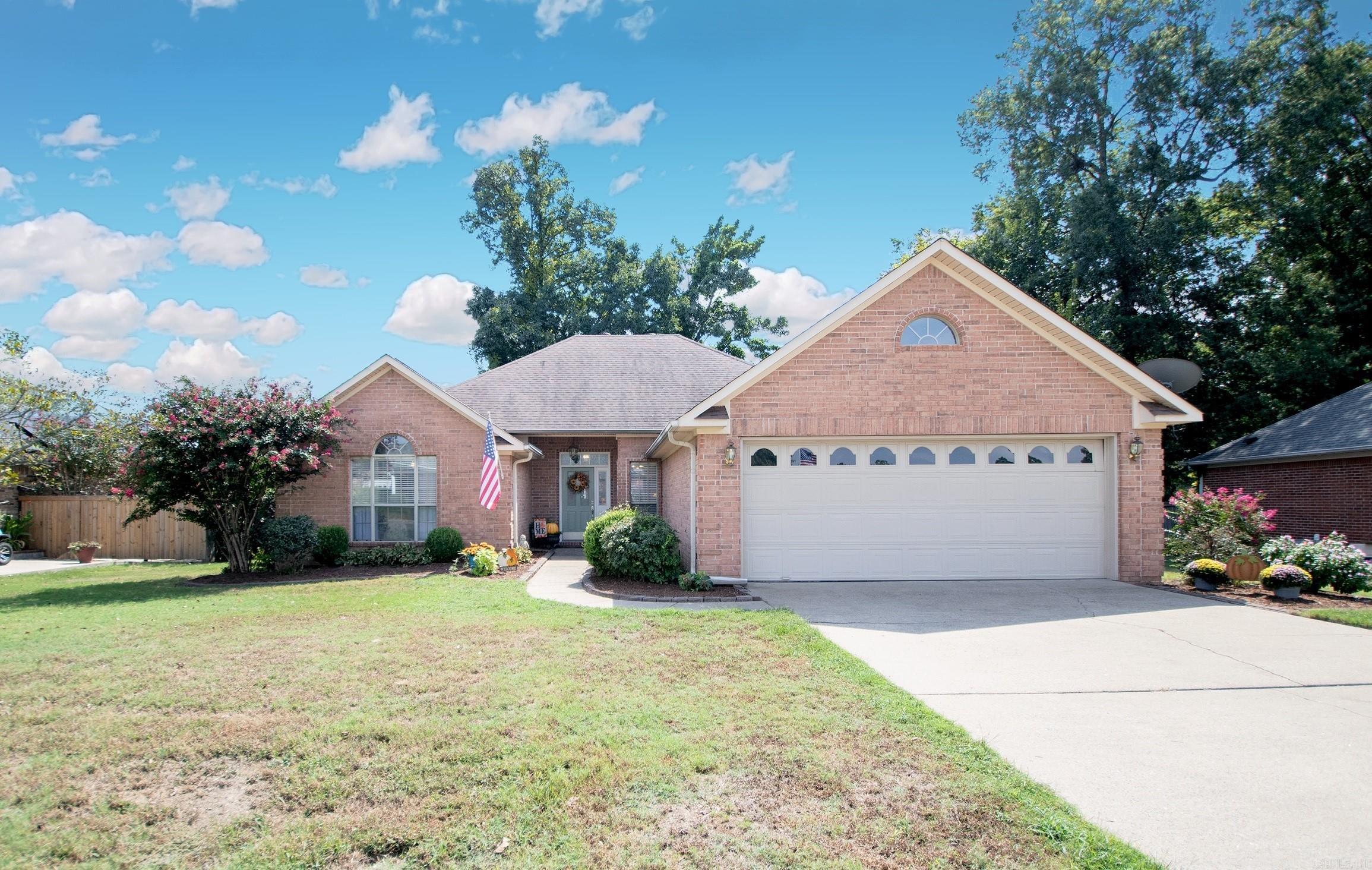 131 Deauville Drive Property Photo 1