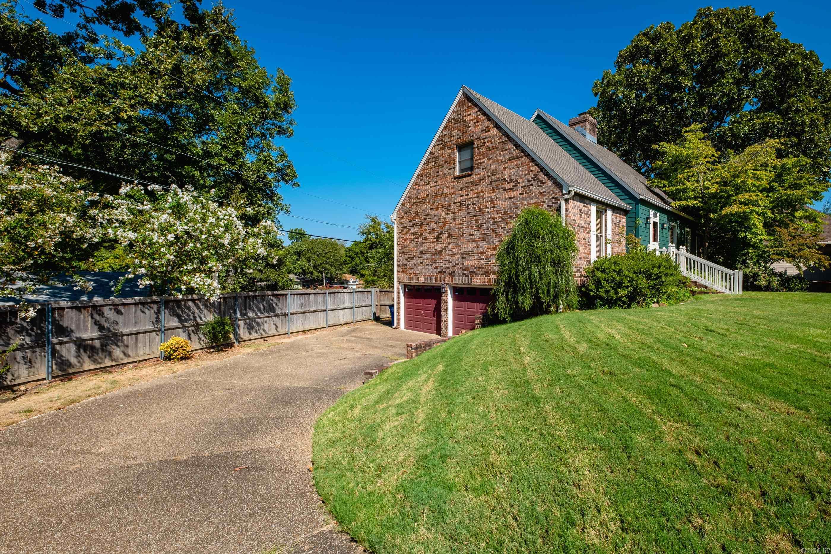 1204 North Point Lane Property Photo 3