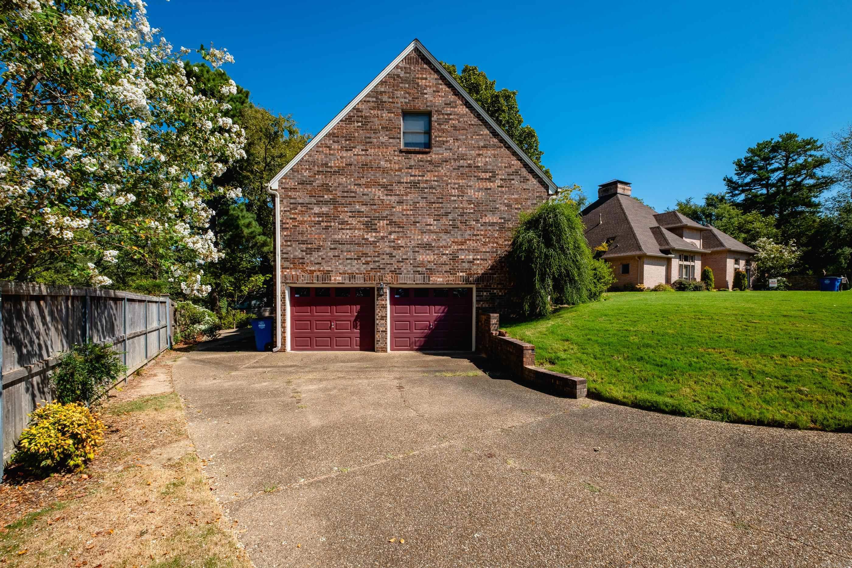 1204 North Point Lane Property Photo 4