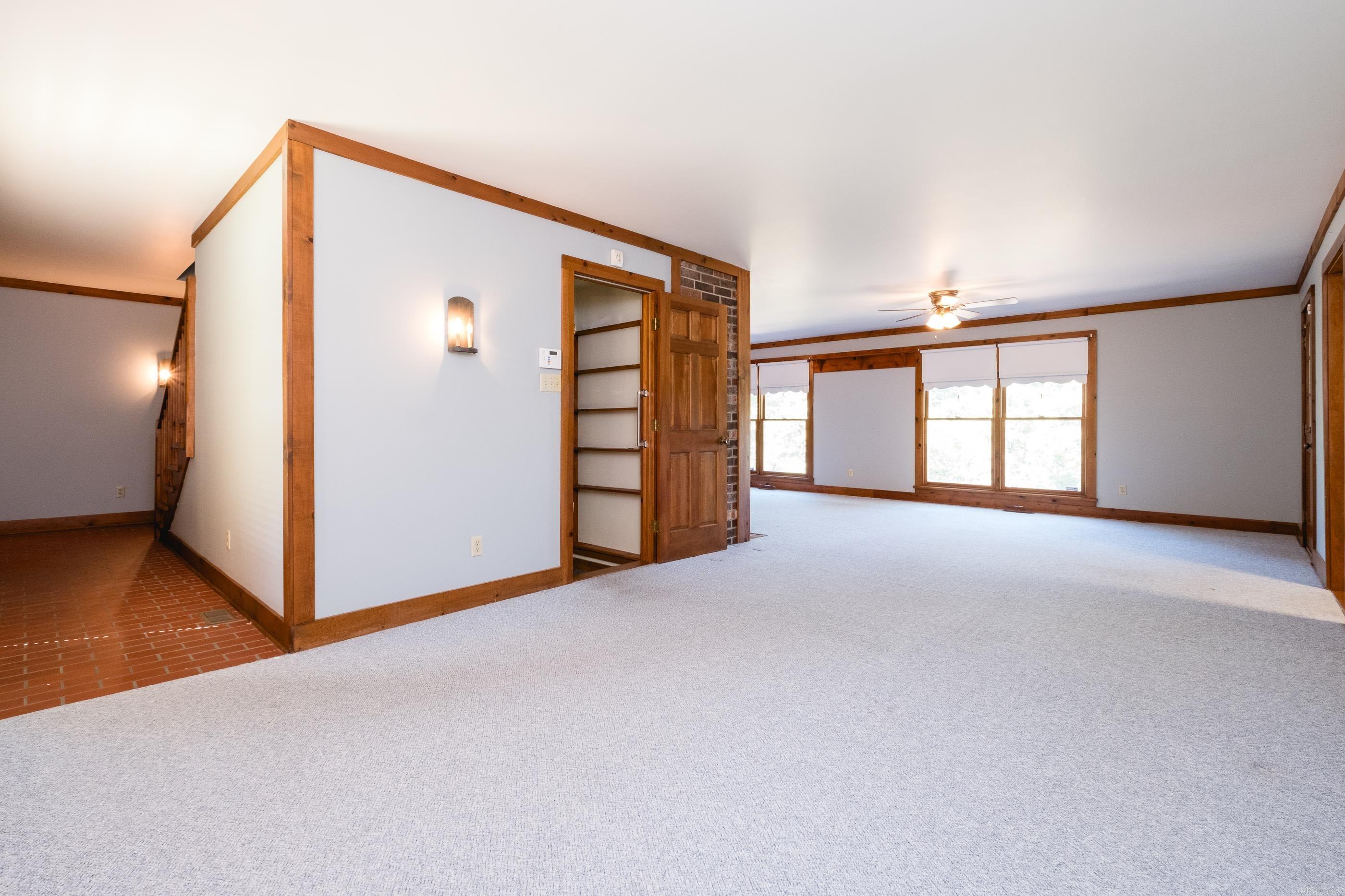 1204 North Point Lane Property Photo 9
