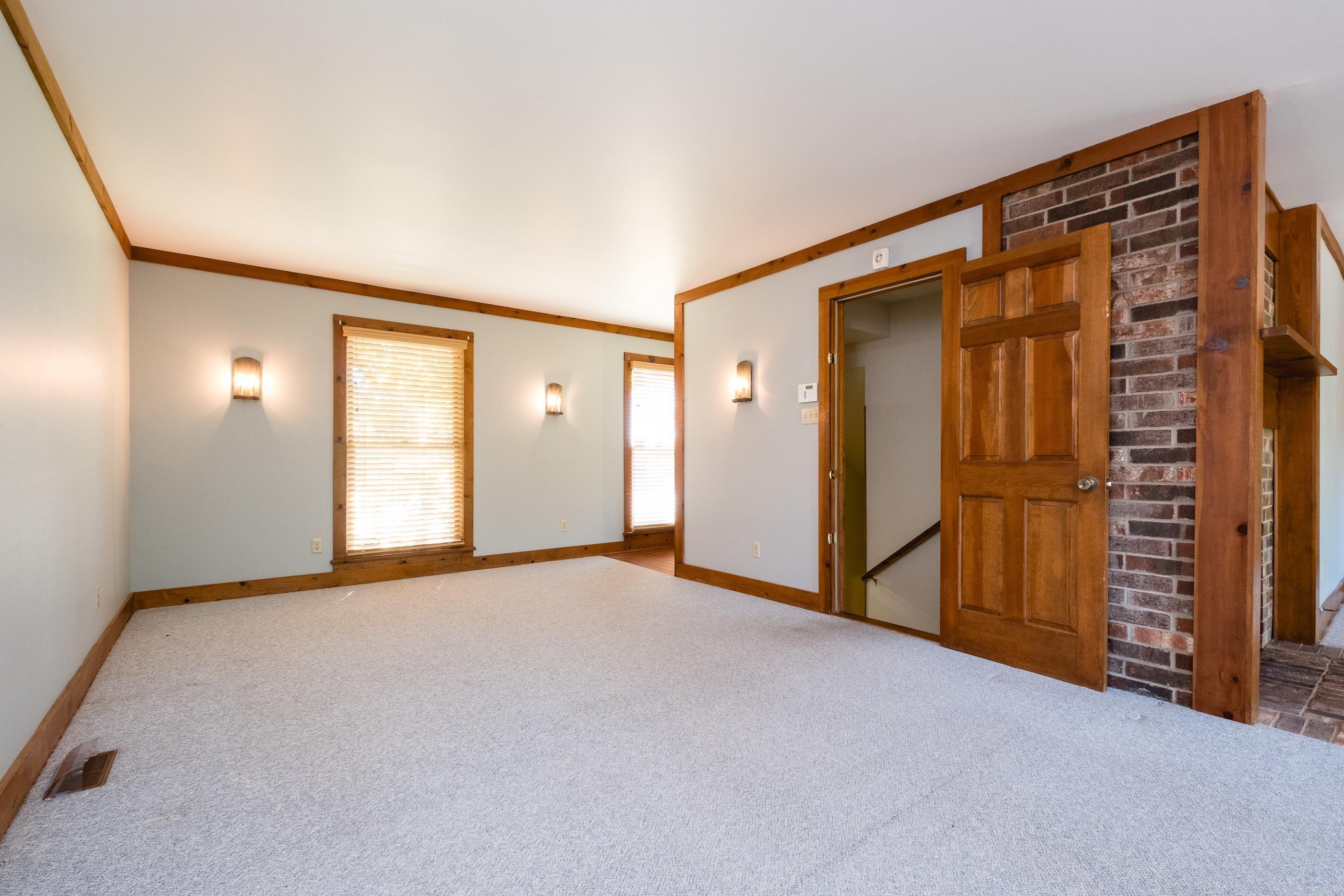 1204 North Point Lane Property Photo 10