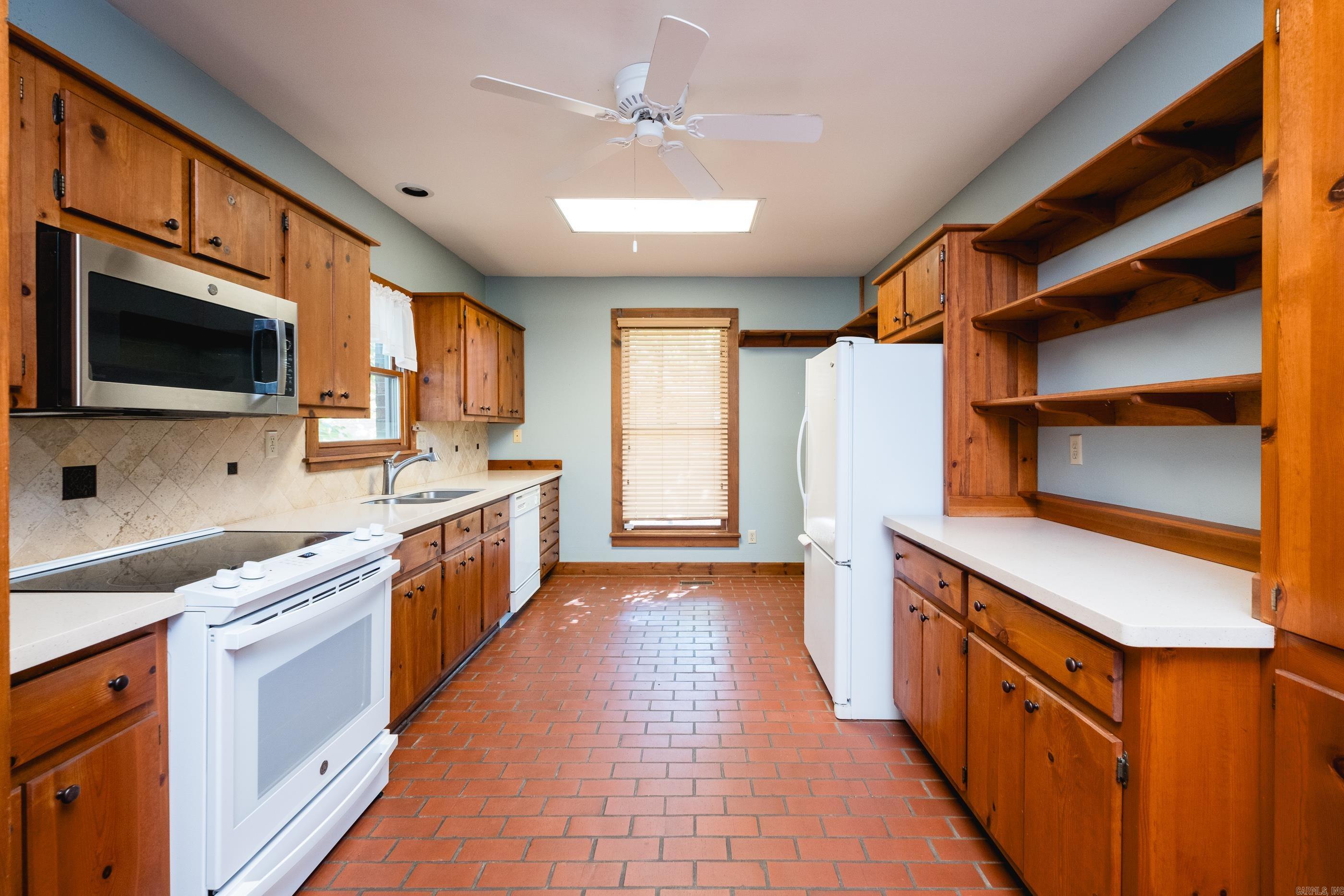 1204 North Point Lane Property Photo 13