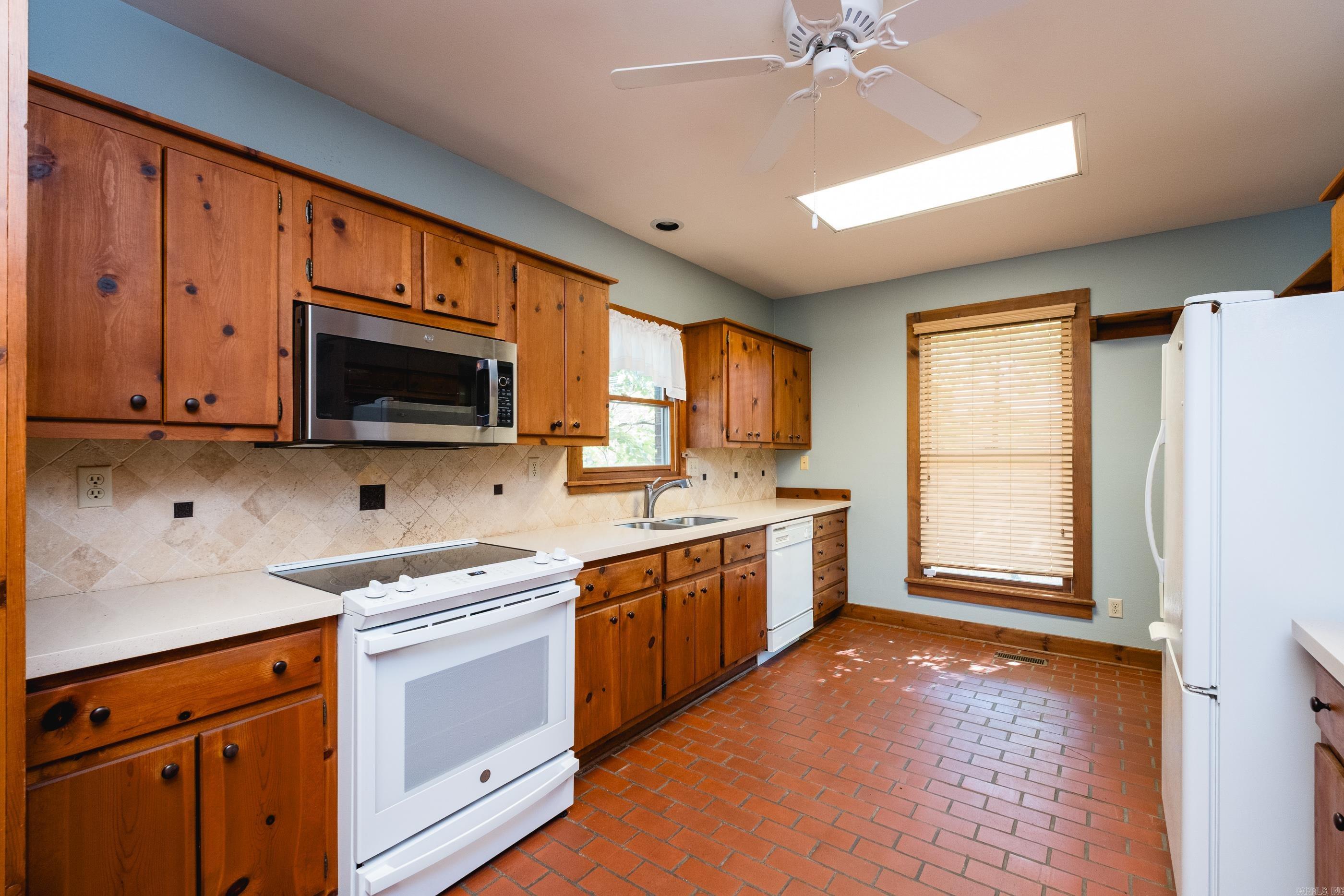 1204 North Point Lane Property Photo 14