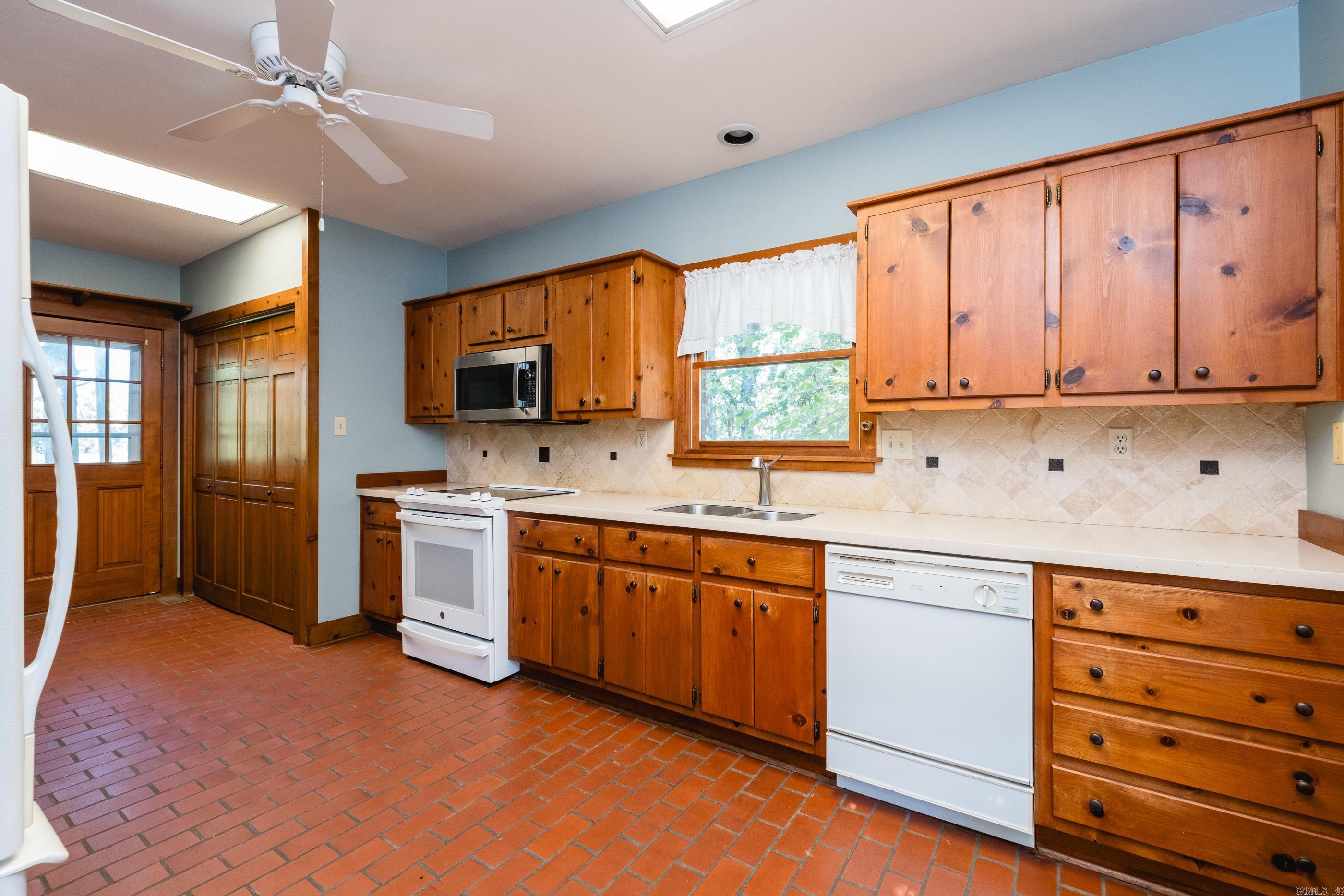 1204 North Point Lane Property Photo 15