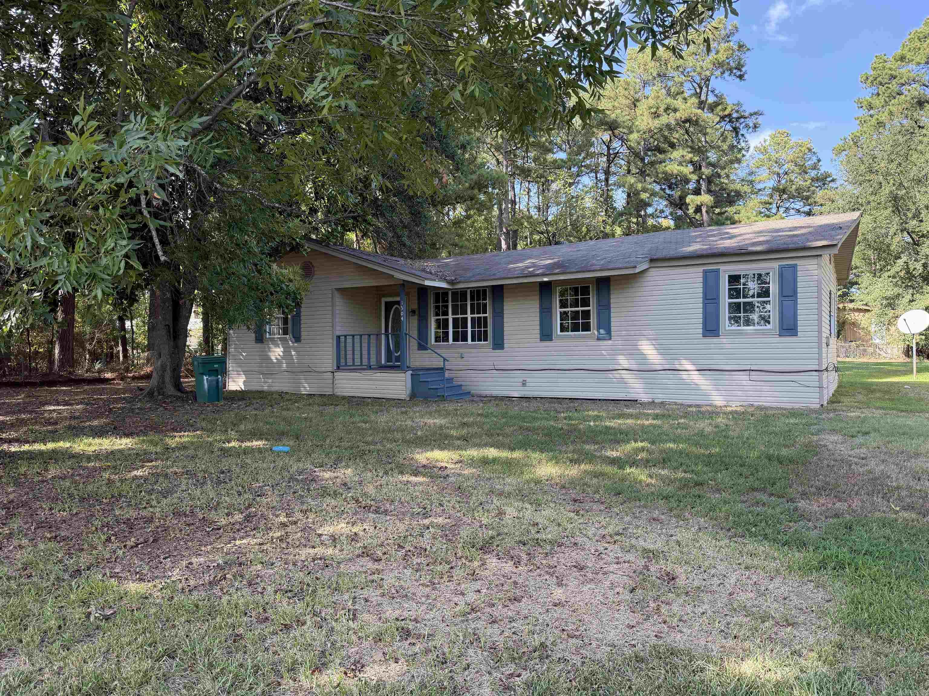 1304 Frye Lane Property Photo 3