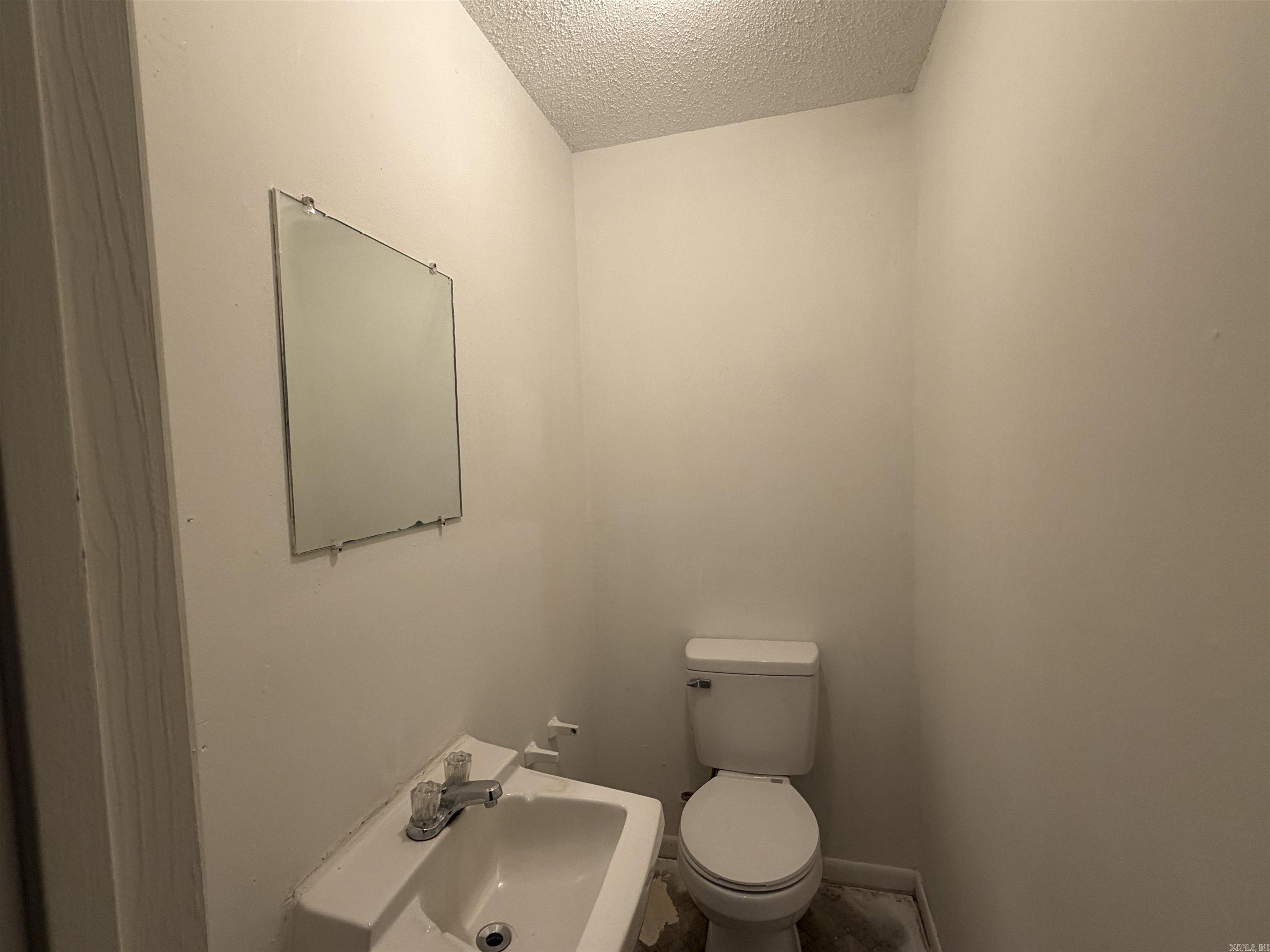 3102 W 34th Property Photo 8
