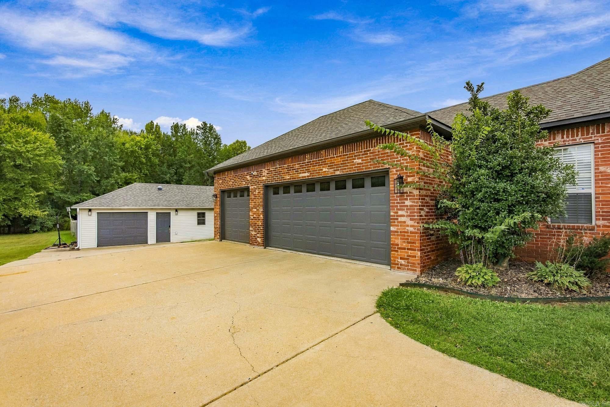 26 Shenandoah Way Property Photo 2