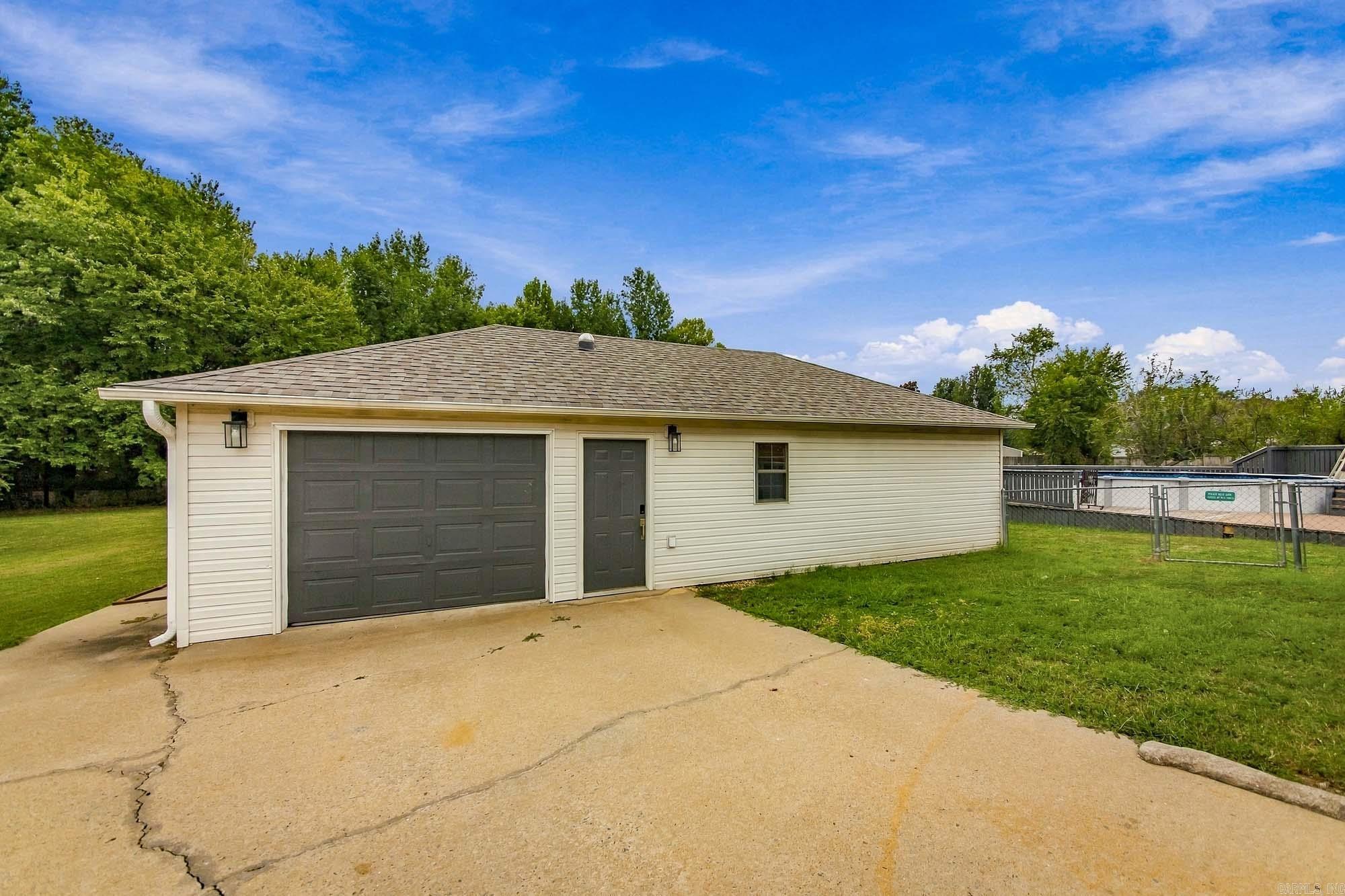 26 Shenandoah Way Property Photo 3