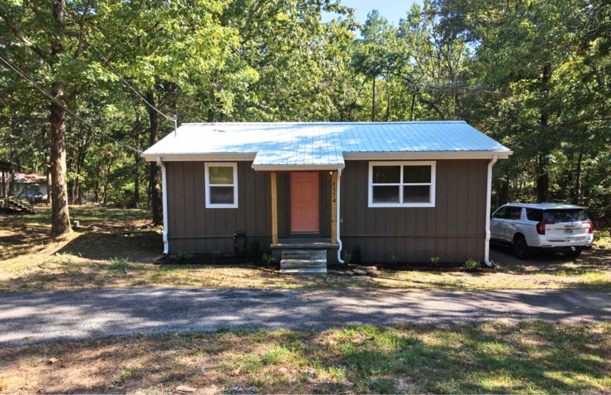1574 Cove Creek Rd Property Photo 3