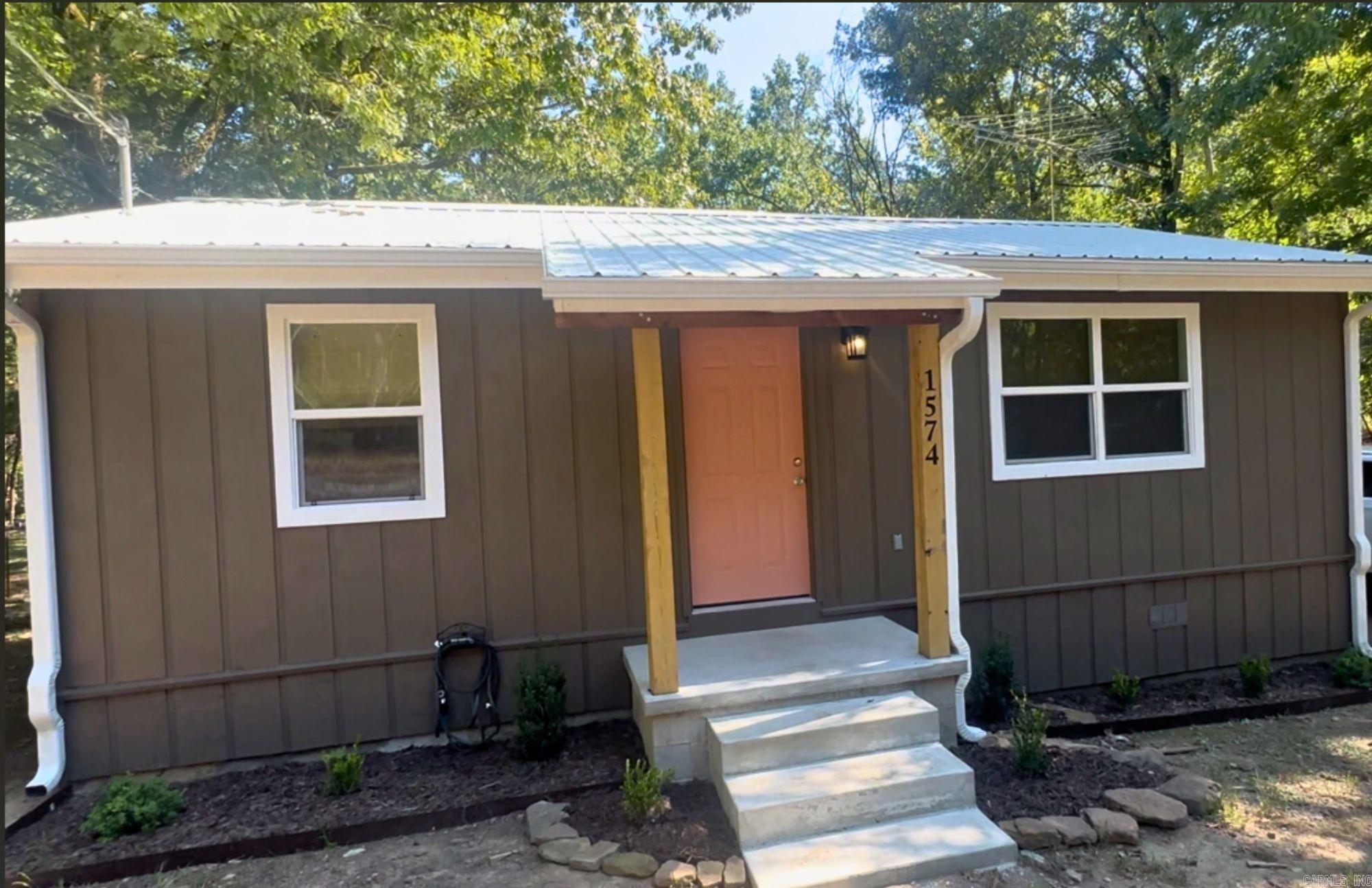 1574 Cove Creek Rd Property Photo 4