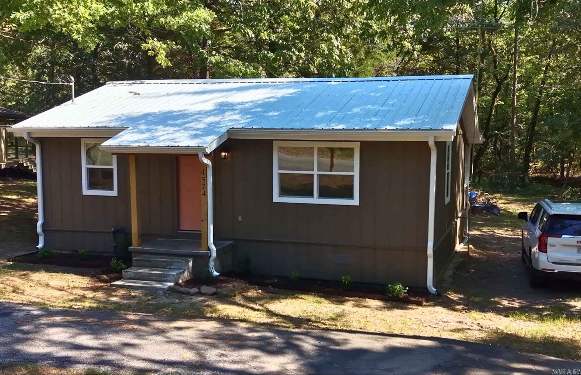 1574 Cove Creek Rd Property Photo 5